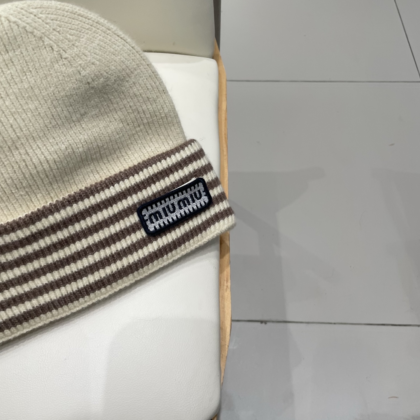 miumiu缪缪🐰秋冬毛线帽这种高级简直质感从头开始了！巨推荐大家这顶不管什么类型的衣服都好配💖休闲和甜