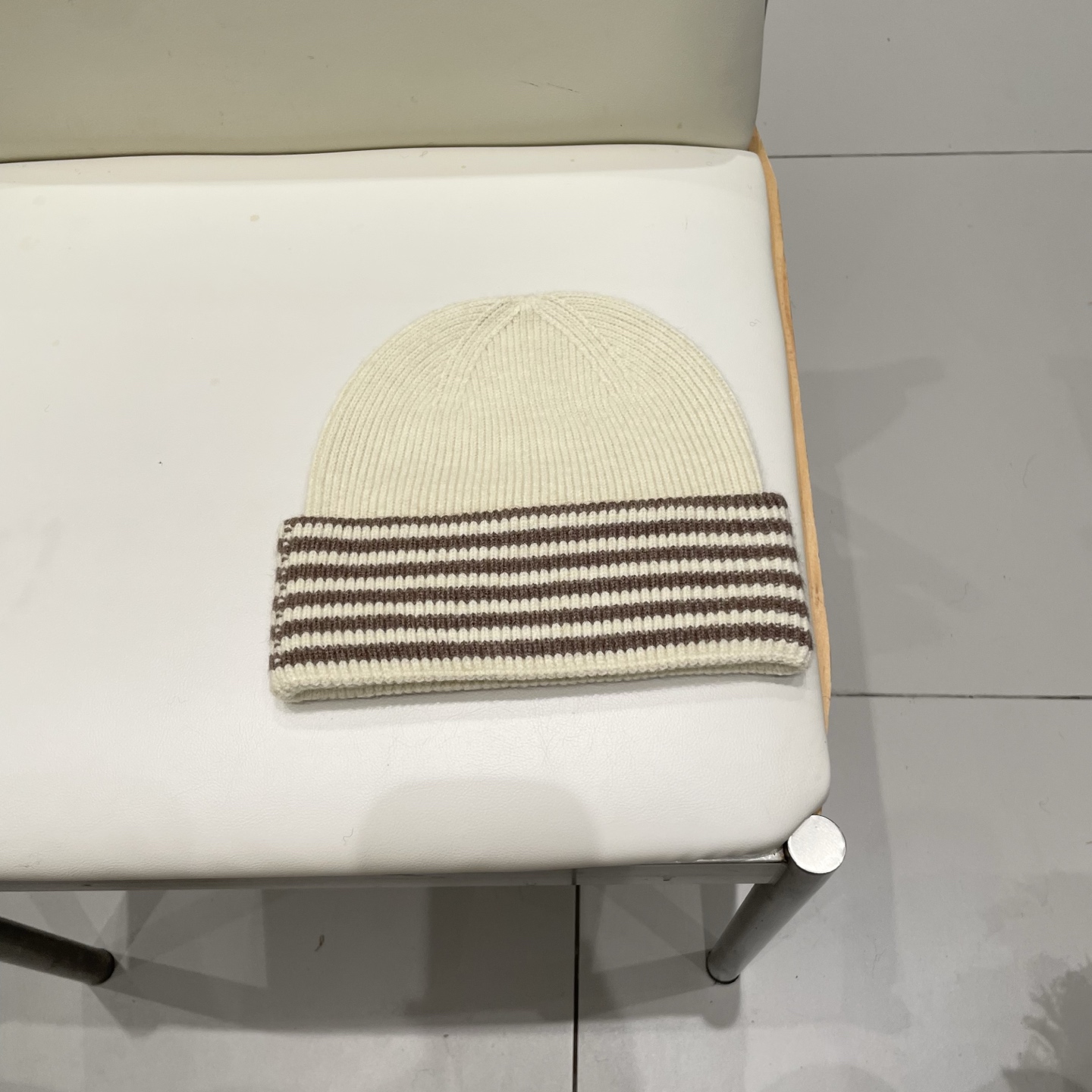 miumiu缪缪🐰秋冬毛线帽这种高级简直质感从头开始了！巨推荐大家这顶不管什么类型的衣服都好配💖休闲和甜