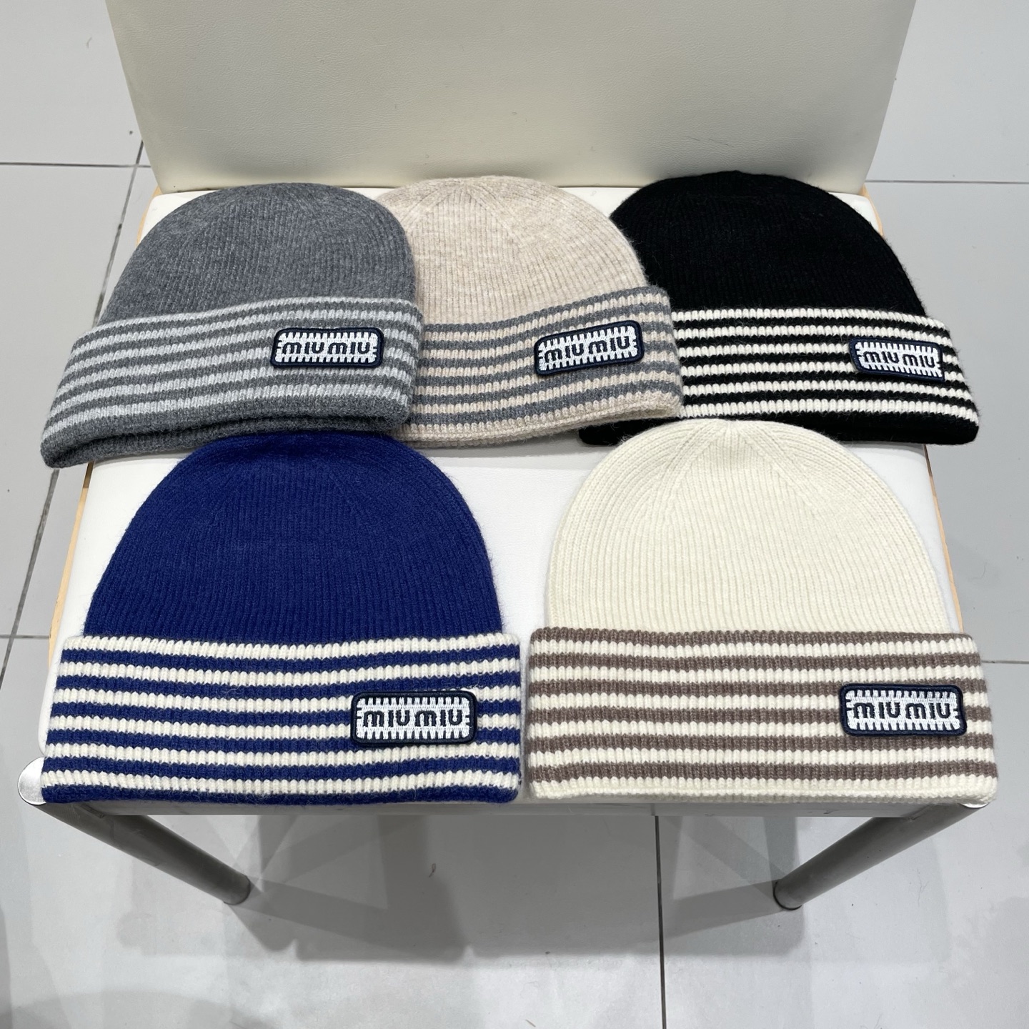 miumiu缪缪🐰秋冬毛线帽这种高级简直质感从头开始了！巨推荐大家这顶不管什么类型的衣服都好配💖休闲和甜