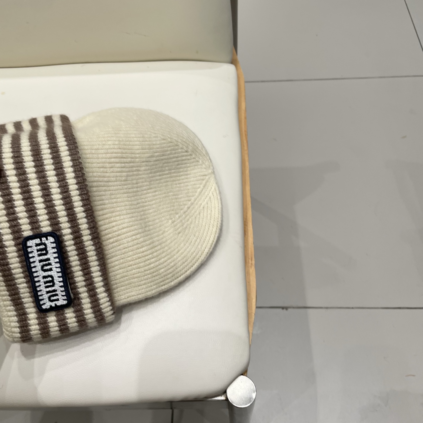 miumiu缪缪🐰秋冬毛线帽这种高级简直质感从头开始了！巨推荐大家这顶不管什么类型的衣服都好配💖休闲和甜