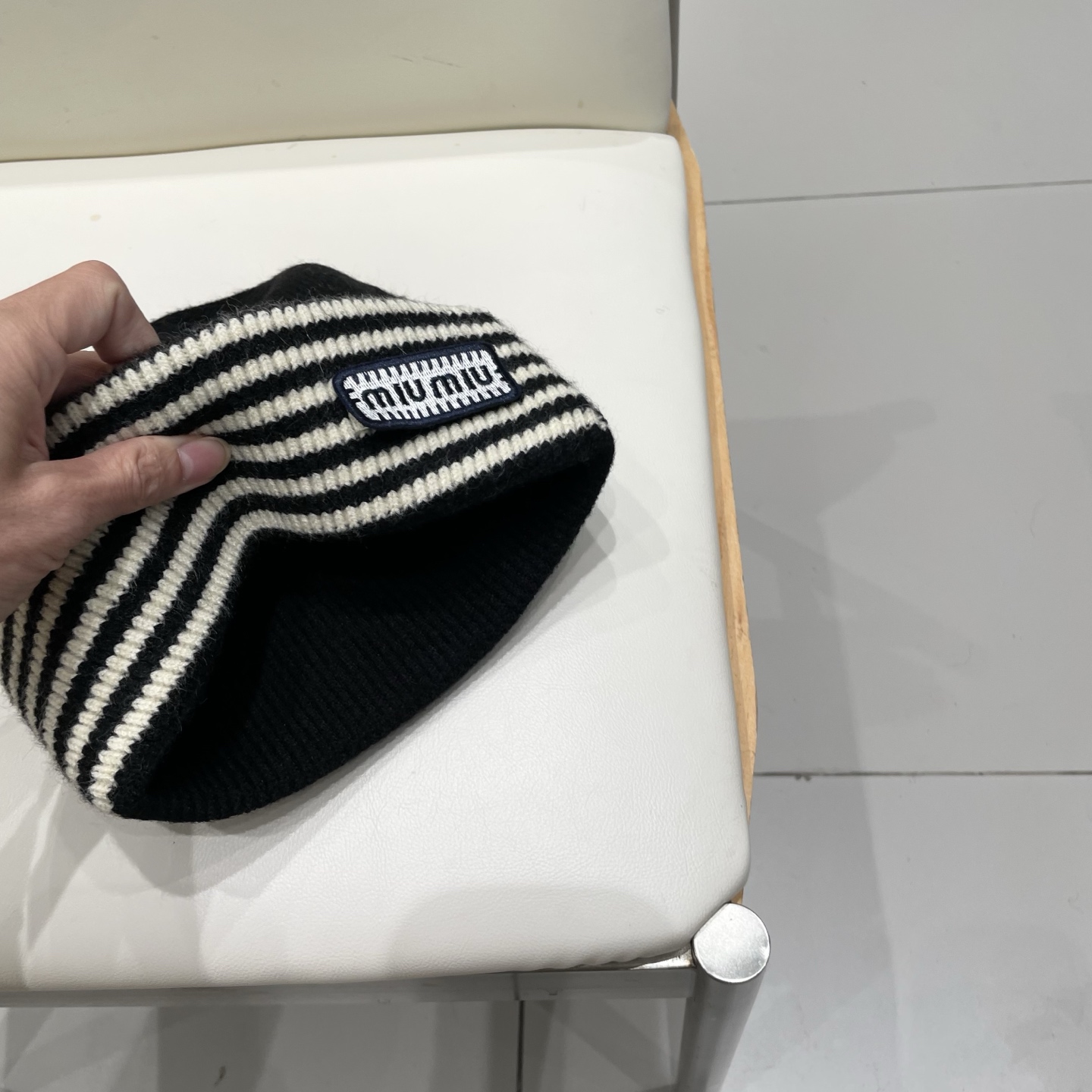 miumiu缪缪🐰秋冬毛线帽这种高级简直质感从头开始了！巨推荐大家这顶不管什么类型的衣服都好配💖休闲和甜