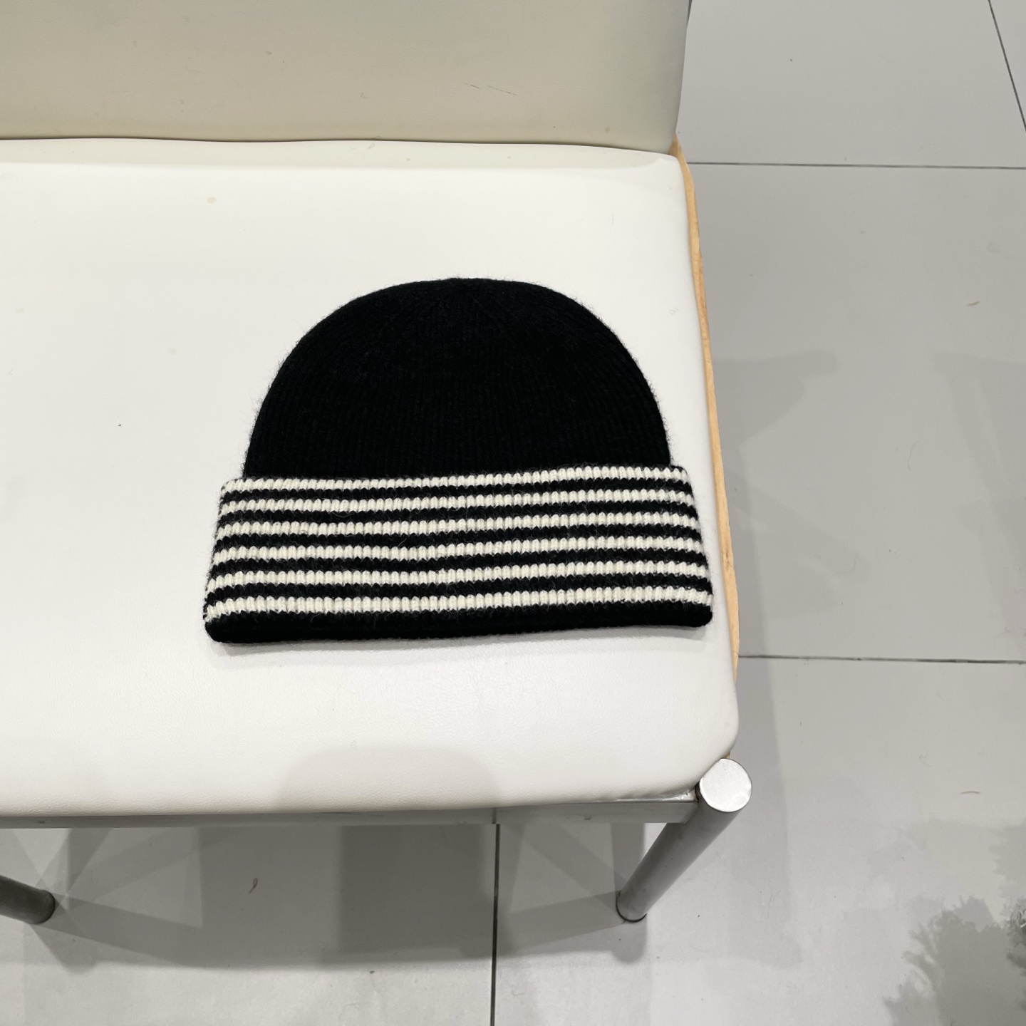 miumiu缪缪🐰秋冬毛线帽这种高级简直质感从头开始了！巨推荐大家这顶不管什么类型的衣服都好配💖休闲和甜