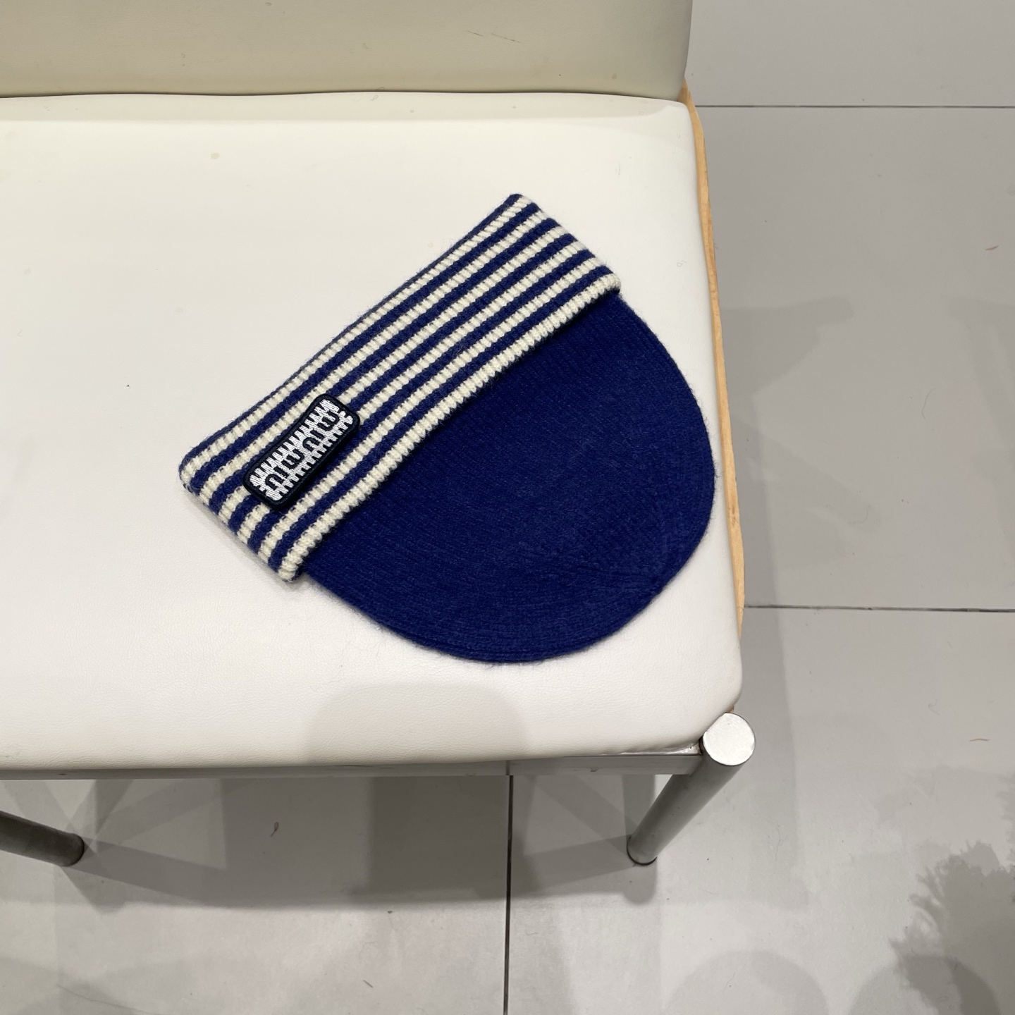 miumiu缪缪🐰秋冬毛线帽这种高级简直质感从头开始了！巨推荐大家这顶不管什么类型的衣服都好配💖休闲和甜