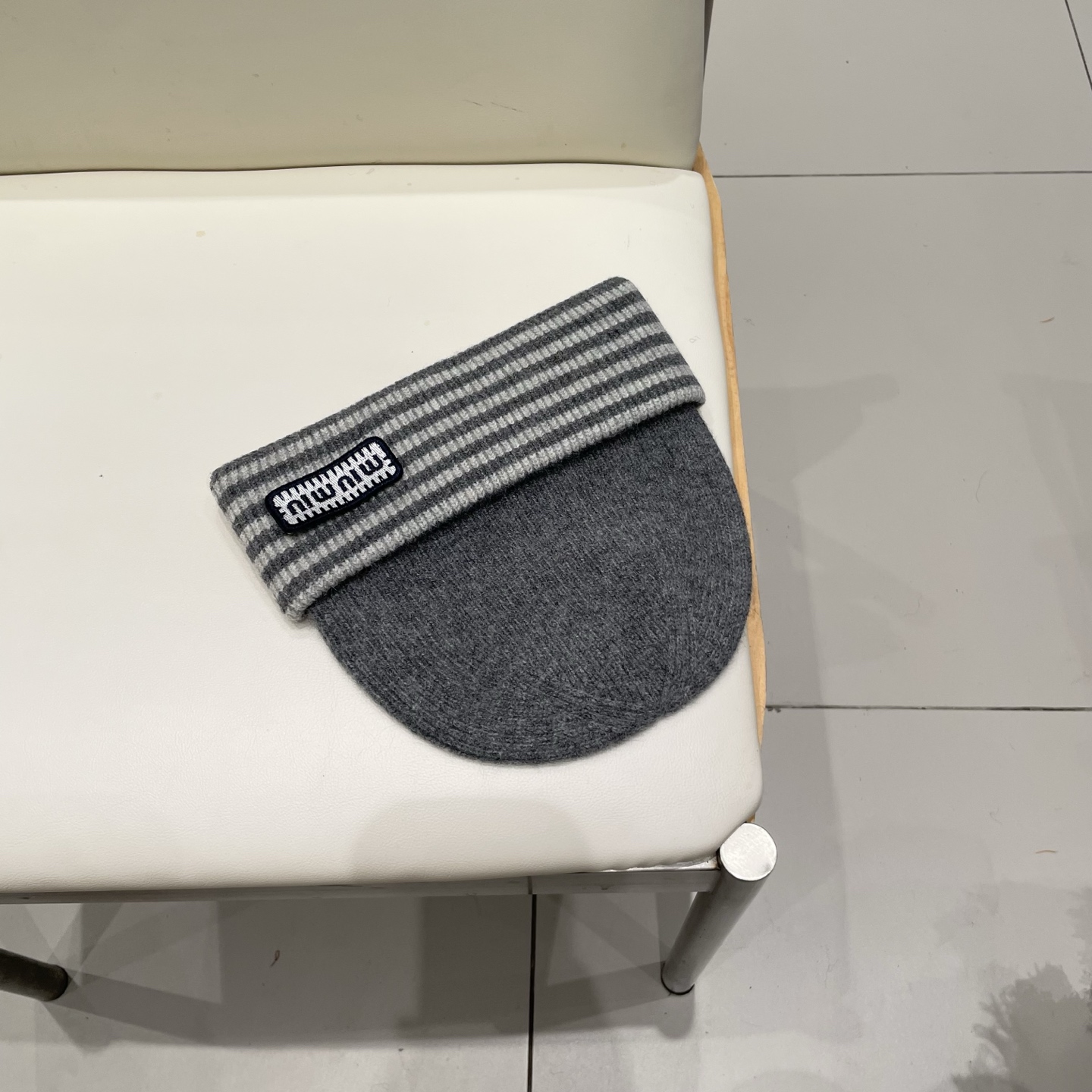 miumiu缪缪🐰秋冬毛线帽这种高级简直质感从头开始了！巨推荐大家这顶不管什么类型的衣服都好配💖休闲和甜