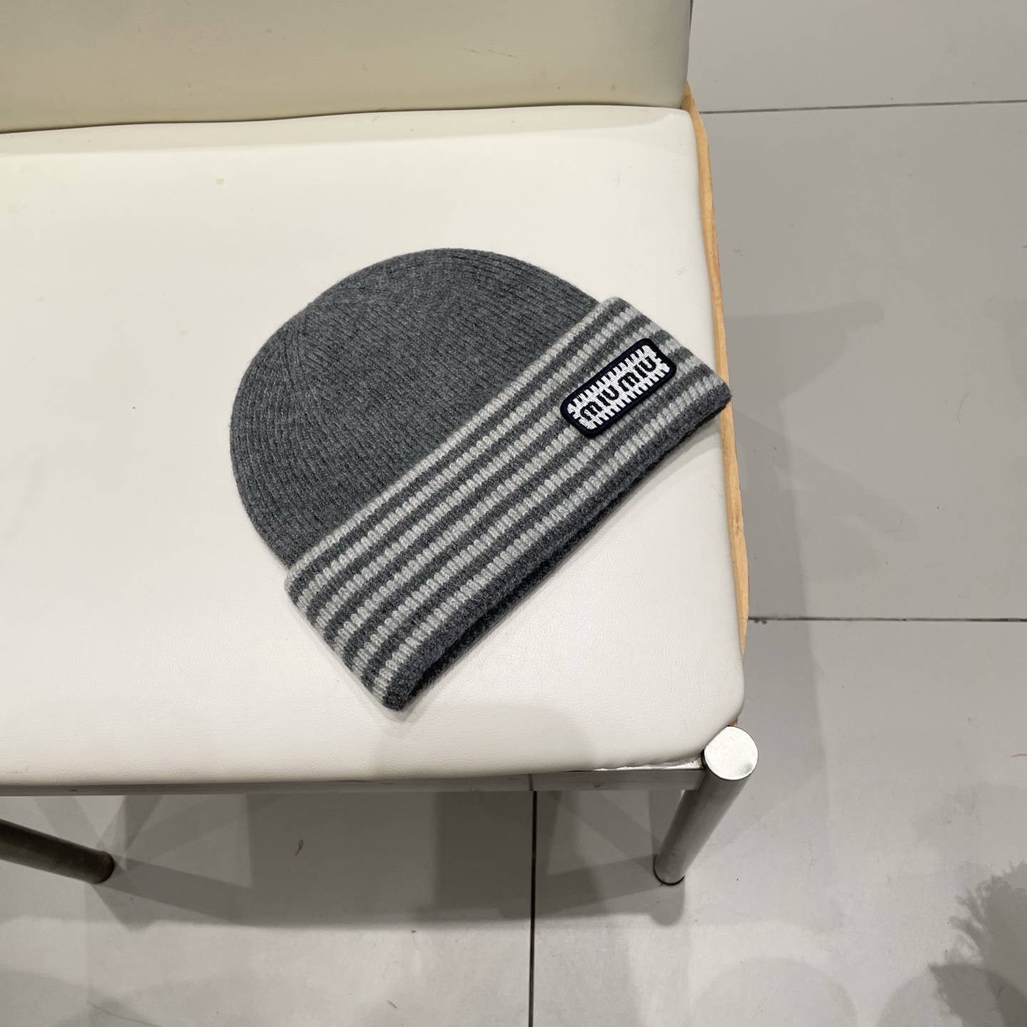 miumiu缪缪🐰秋冬毛线帽这种高级简直质感从头开始了！巨推荐大家这顶不管什么类型的衣服都好配💖休闲和甜