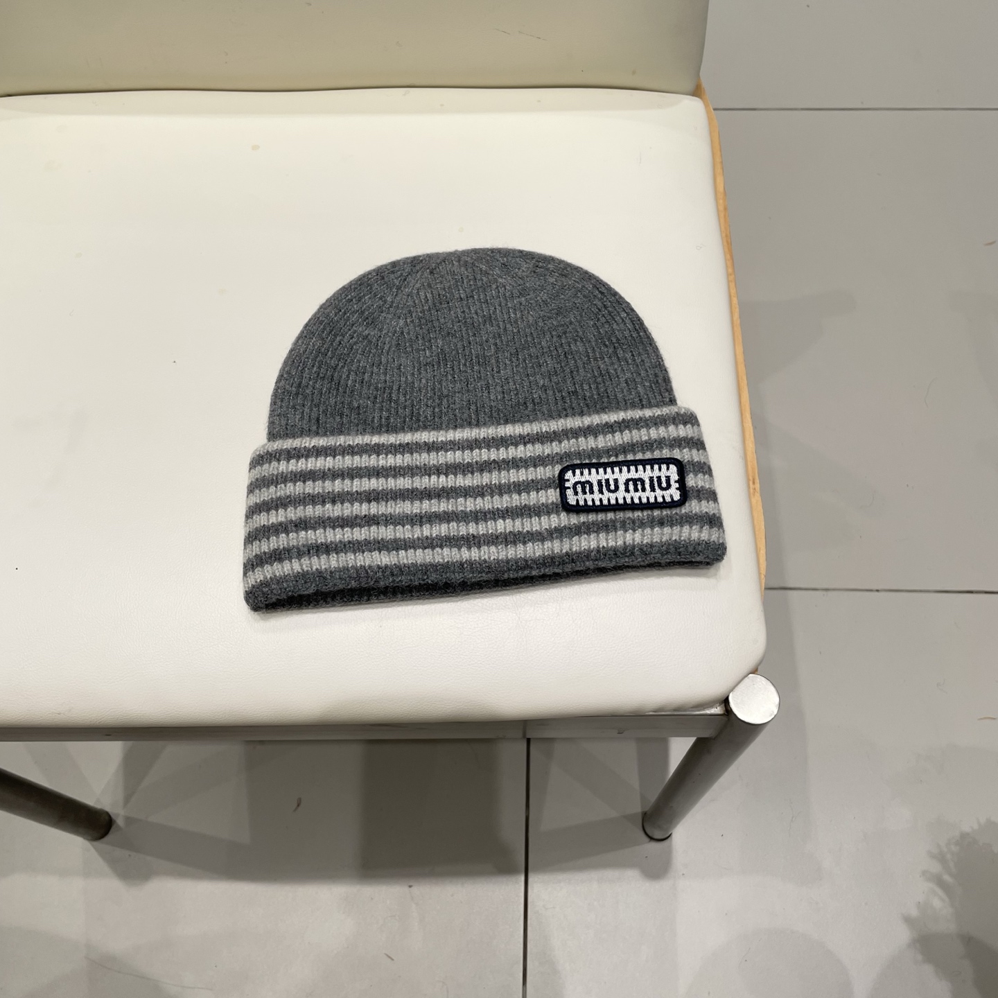 miumiu缪缪🐰秋冬毛线帽这种高级简直质感从头开始了！巨推荐大家这顶不管什么类型的衣服都好配💖休闲和甜