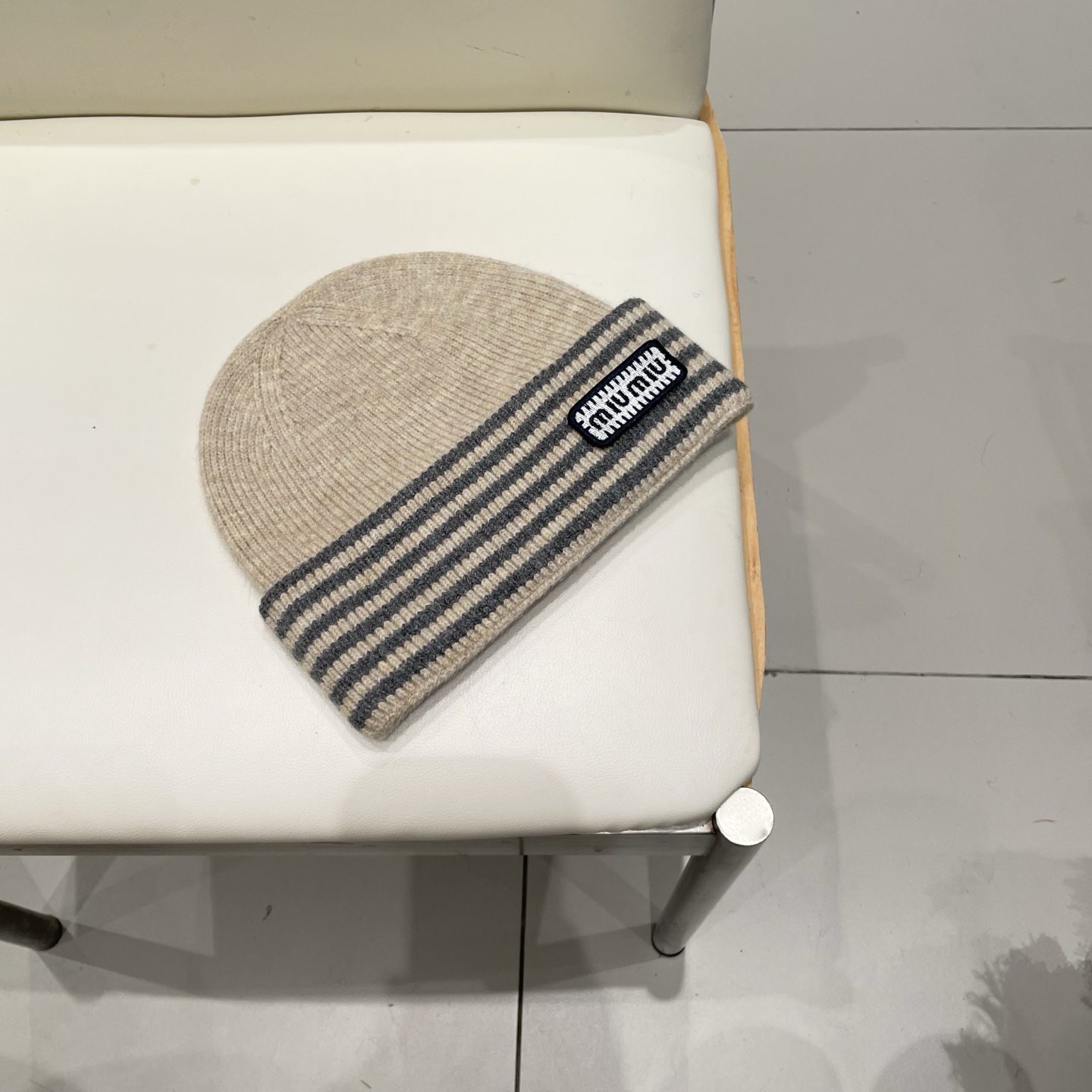 miumiu缪缪🐰秋冬毛线帽这种高级简直质感从头开始了！巨推荐大家这顶不管什么类型的衣服都好配💖休闲和甜