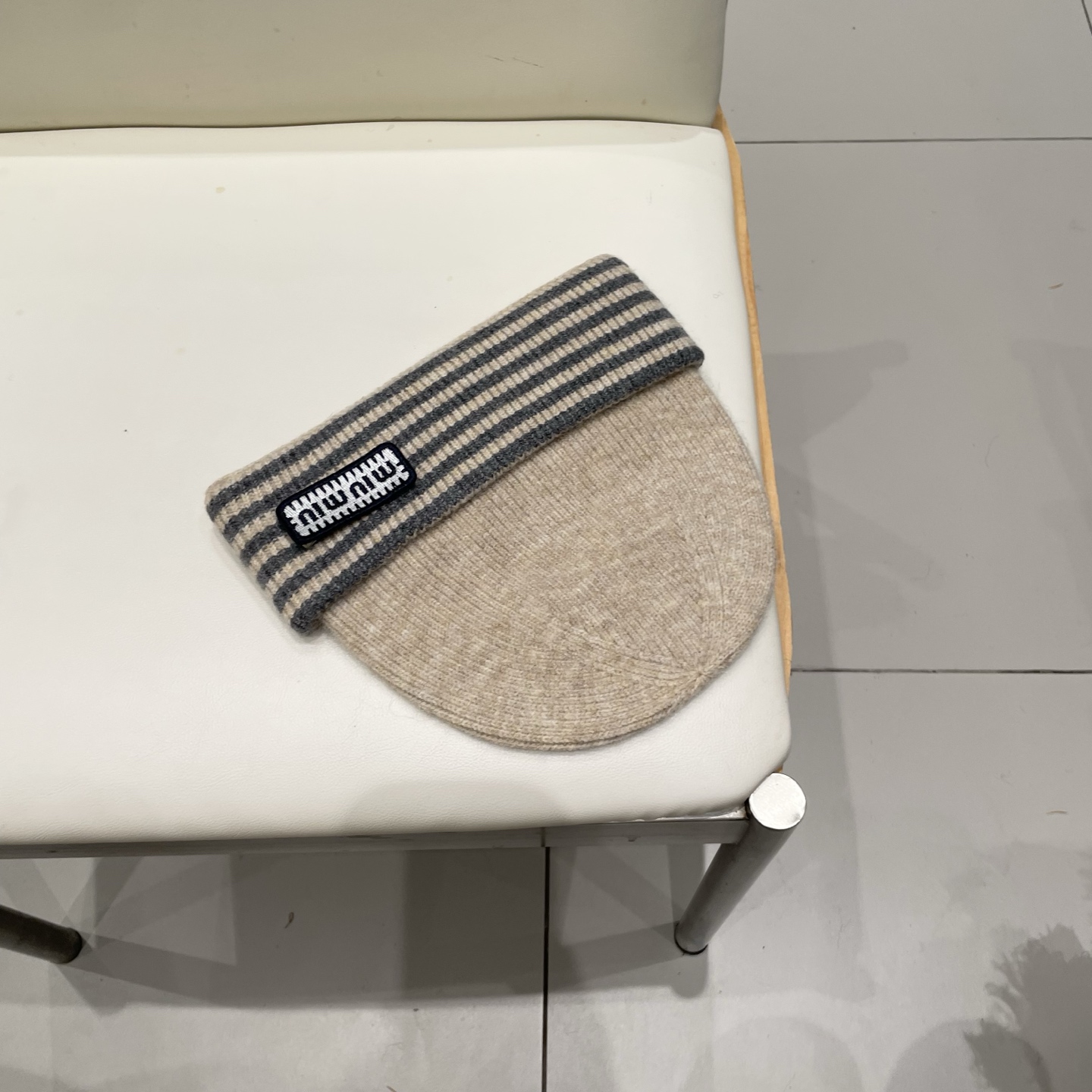 miumiu缪缪🐰秋冬毛线帽这种高级简直质感从头开始了！巨推荐大家这顶不管什么类型的衣服都好配💖休闲和甜