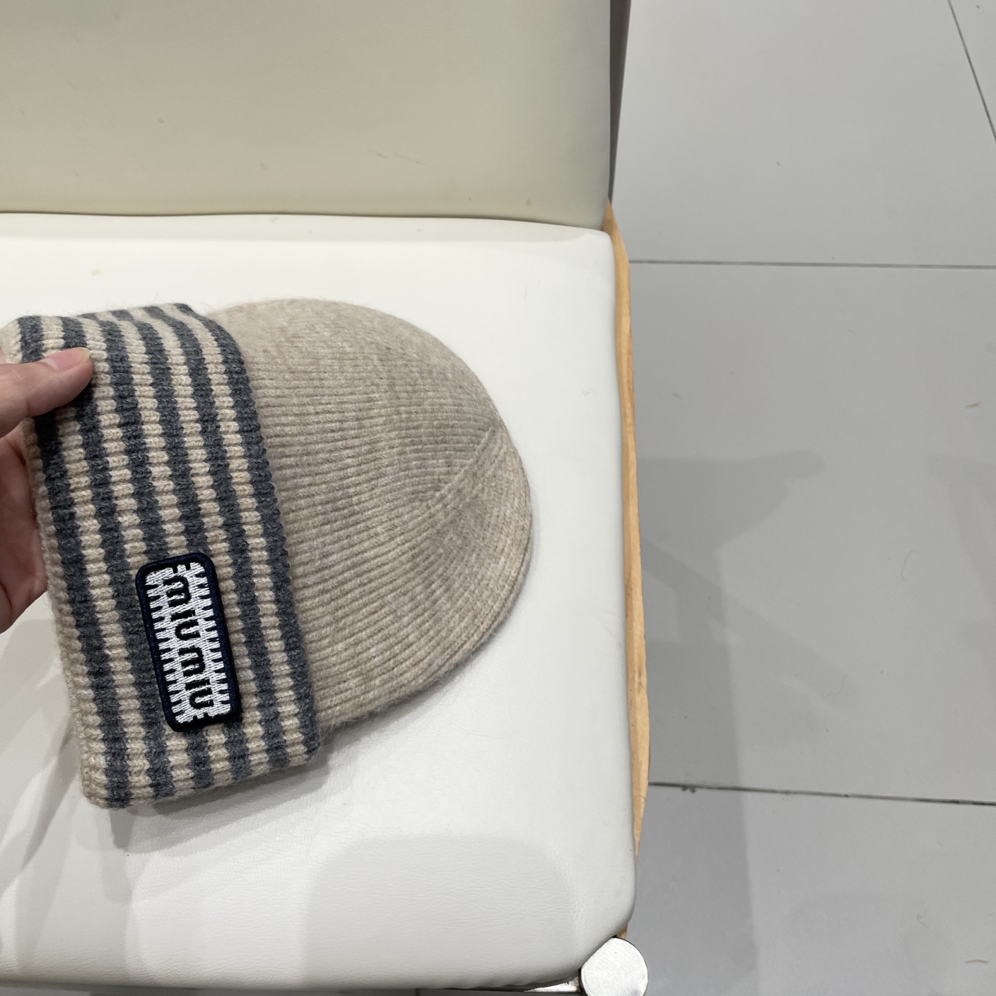 miumiu缪缪🐰秋冬毛线帽这种高级简直质感从头开始了！巨推荐大家这顶不管什么类型的衣服都好配💖休闲和甜