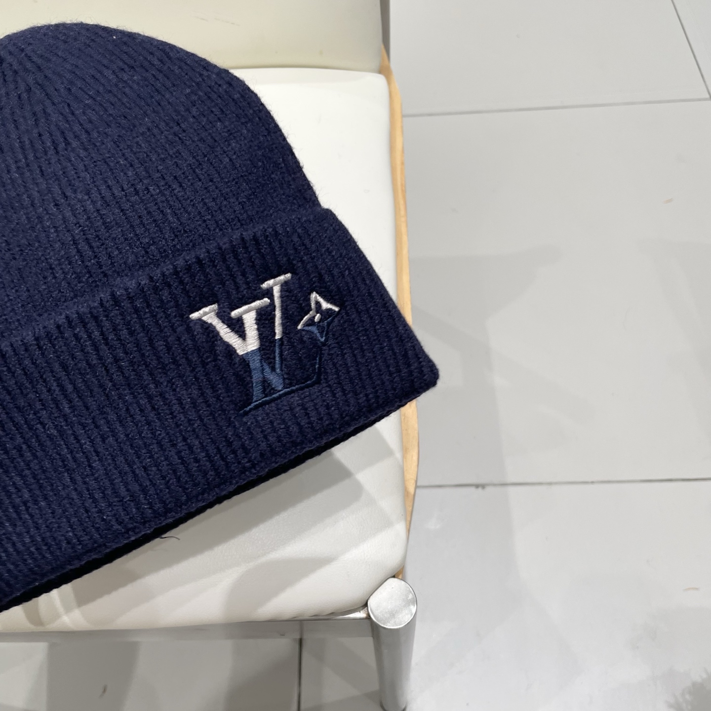 ⚫️Lv官网针织帽非常百搭 男女通用 亲们可以看细节，车工整齐 透气舒适，采用进口毛线料！潮人必备！