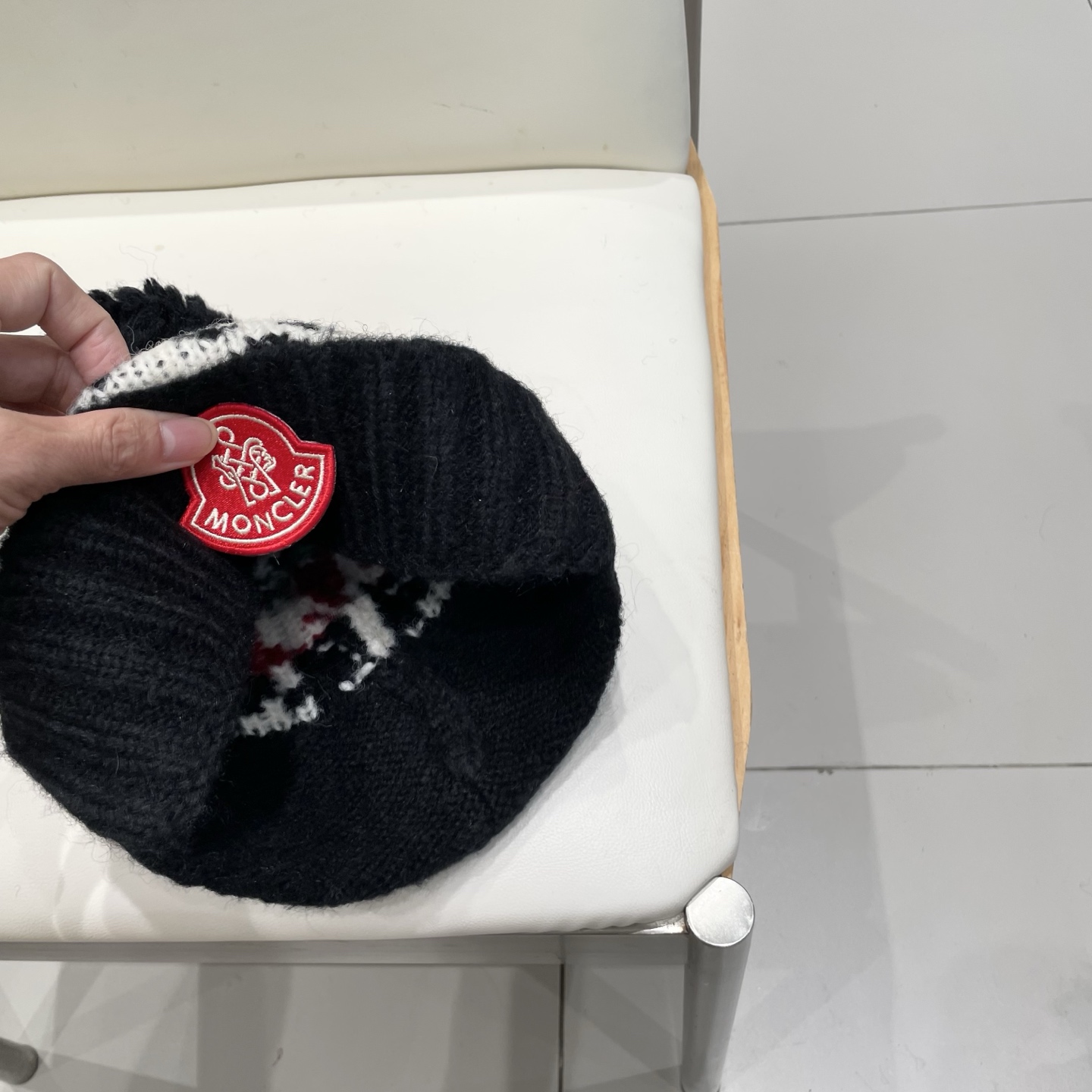 蒙口moncler2025新款费尔岛风可爱樱桃毛球针织帽子女秋冬保暖护耳百搭毛线帽