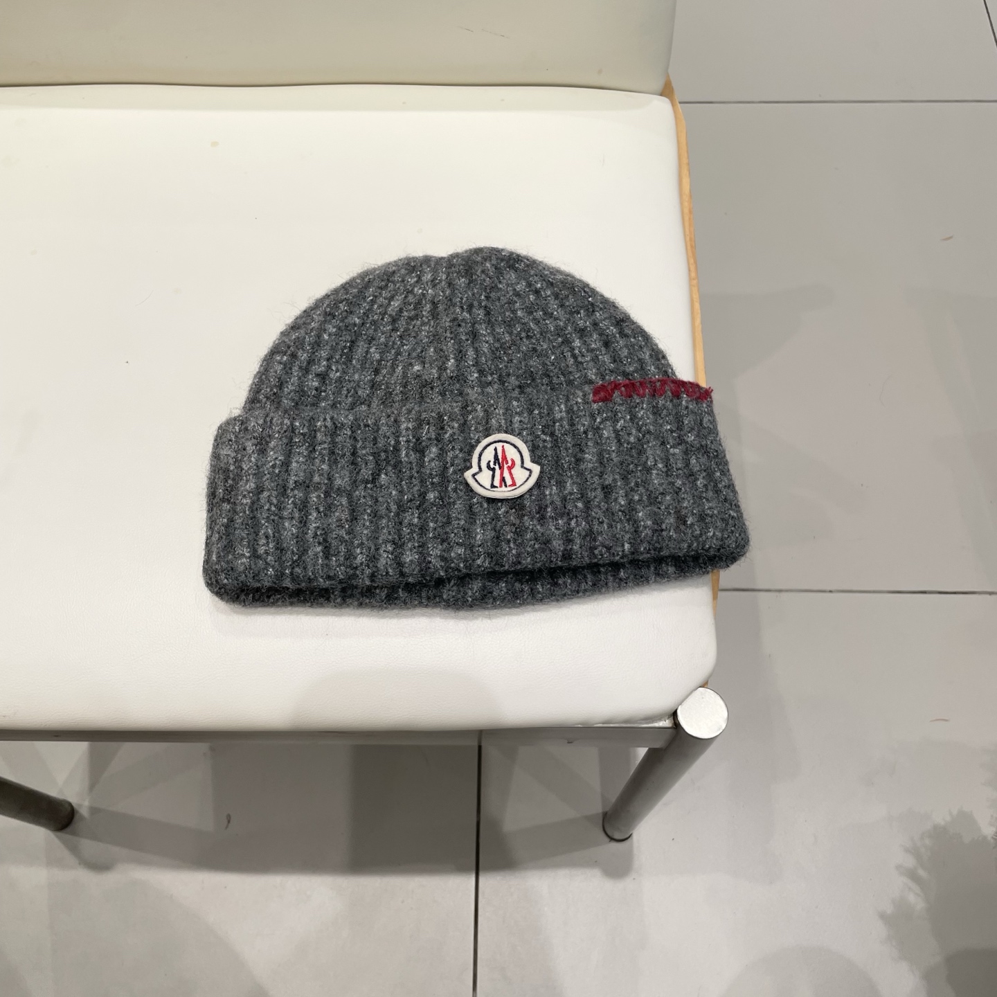 NO:617728,MONCLER muffled knitted beanie, comes with a QR code, good quality, high-end, super soft!  It’s super hot and has great texture. It’s great to match when out on the street!  Fashion trends!  A must-have item for autumn and winter, the same style for men and women, get it now!  Hats bucket hat, baseball cap, knitted hat, hat, Moncler, espadrilles, hats19860909MONCLER蒙口针织毛线帽,附带二维码,好品质高端大气,超柔软！超火爆质感很赞,出街超好搭配！时尚潮流！秋冬必备单品,男女同款快快入手哦！帽子渔夫帽棒球帽针织帽,帽子,Moncler,espadrilles,hats,hat
