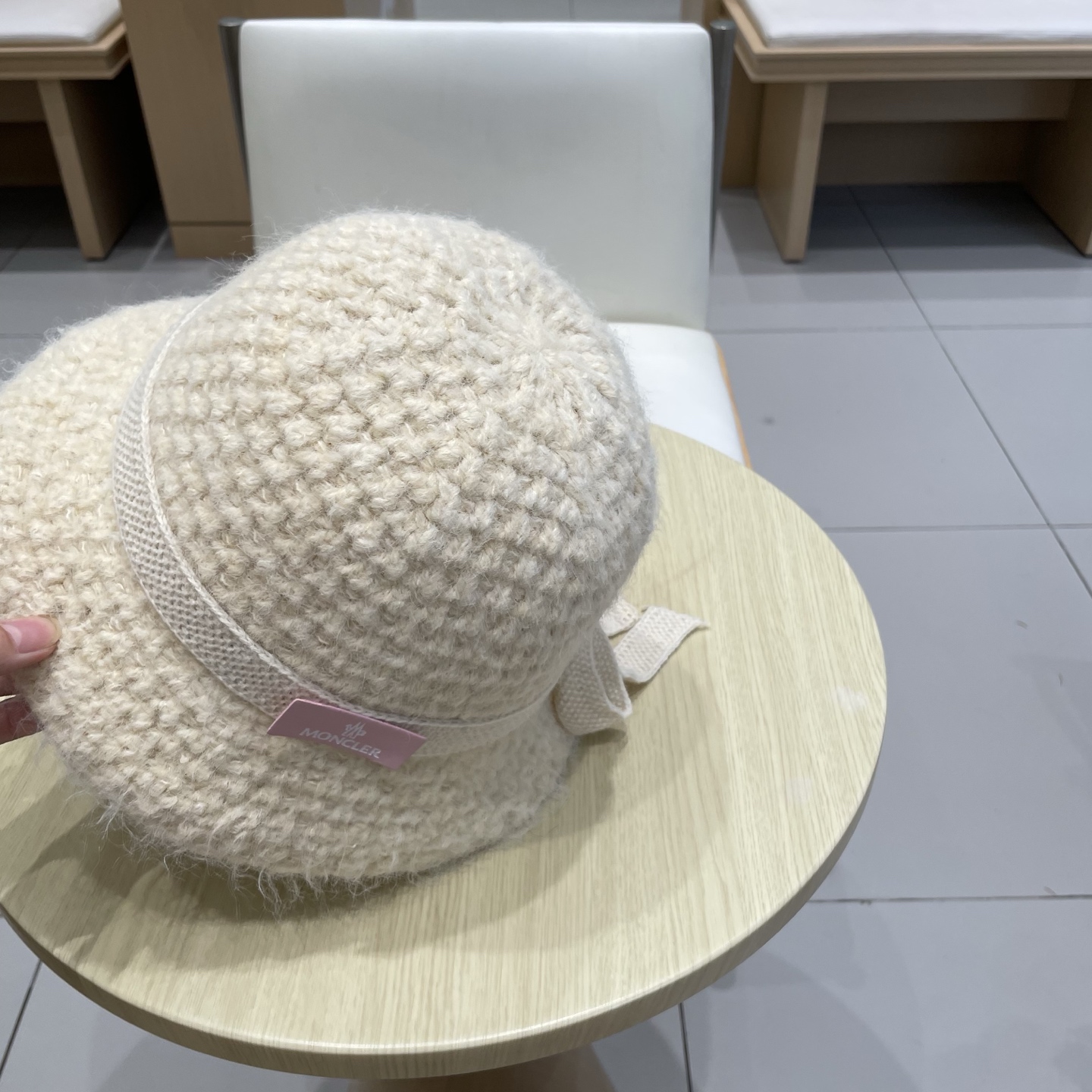 MONCLER蒙口百搭绑带蝴蝶结针织渔夫帽子女秋冬保暖显脸小毛线帽2025新款