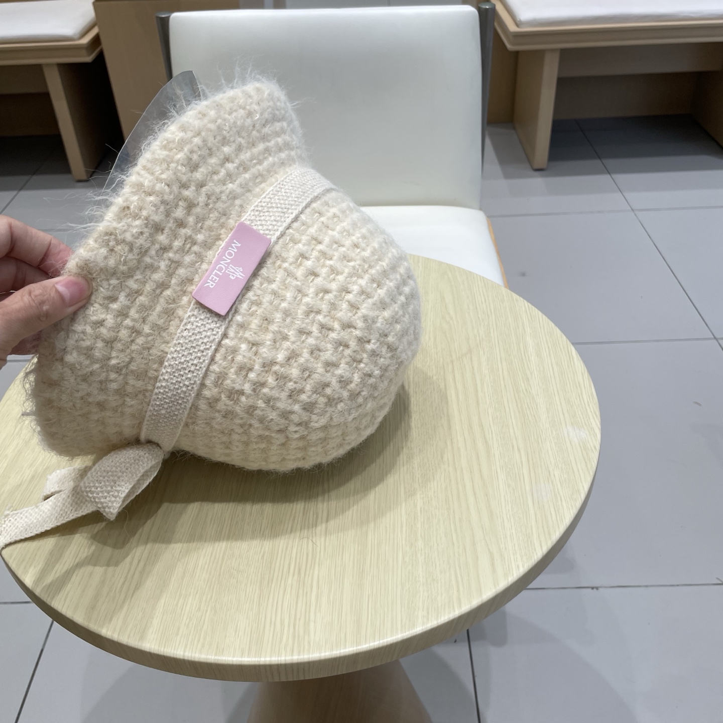 MONCLER蒙口百搭绑带蝴蝶结针织渔夫帽子女秋冬保暖显脸小毛线帽2025新款