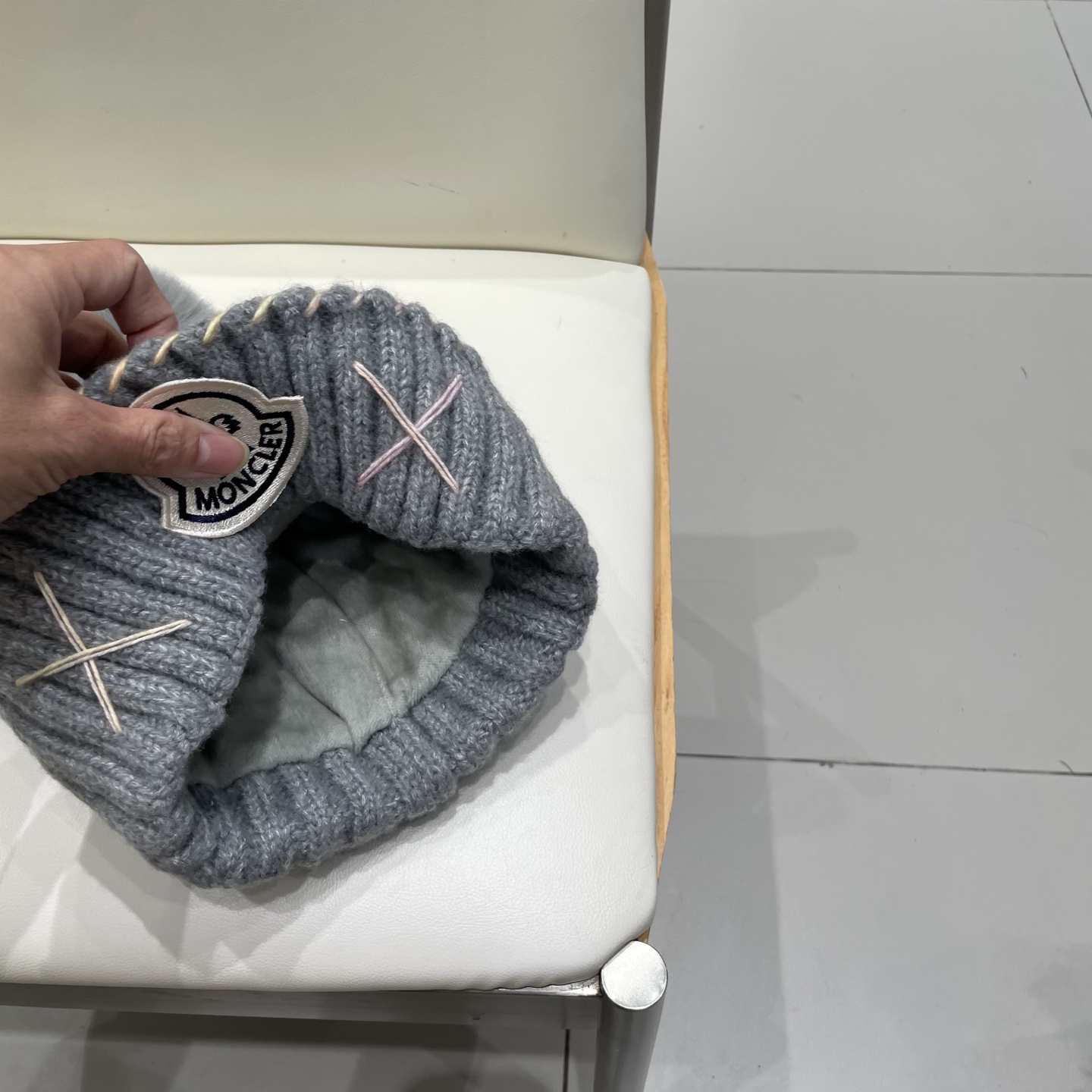 MONCLER毛球针织帽女韩版2025新款秋冬季时尚百搭显脸小加厚保暖毛线帽子