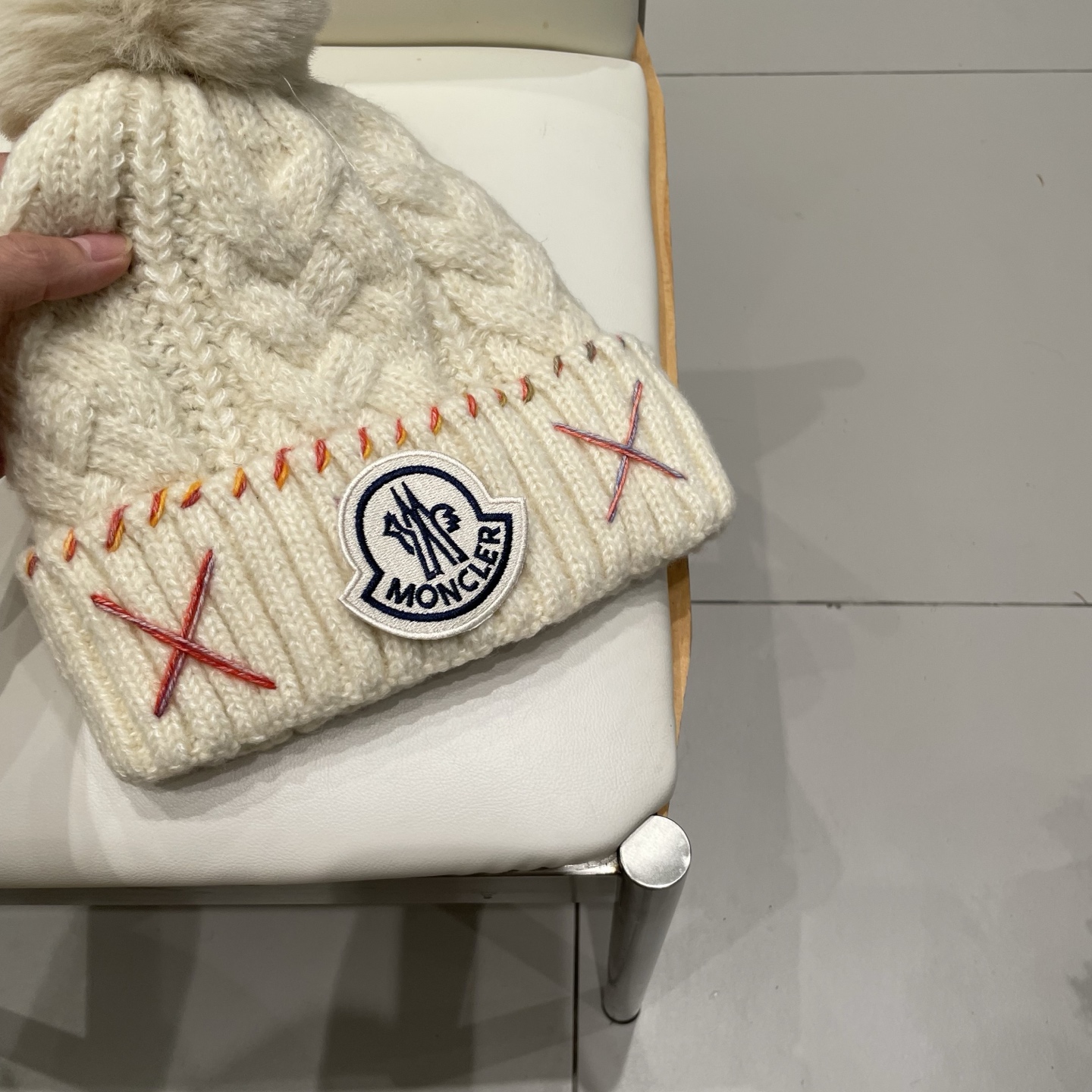 MONCLER毛球针织帽女韩版2025新款秋冬季时尚百搭显脸小加厚保暖毛线帽子