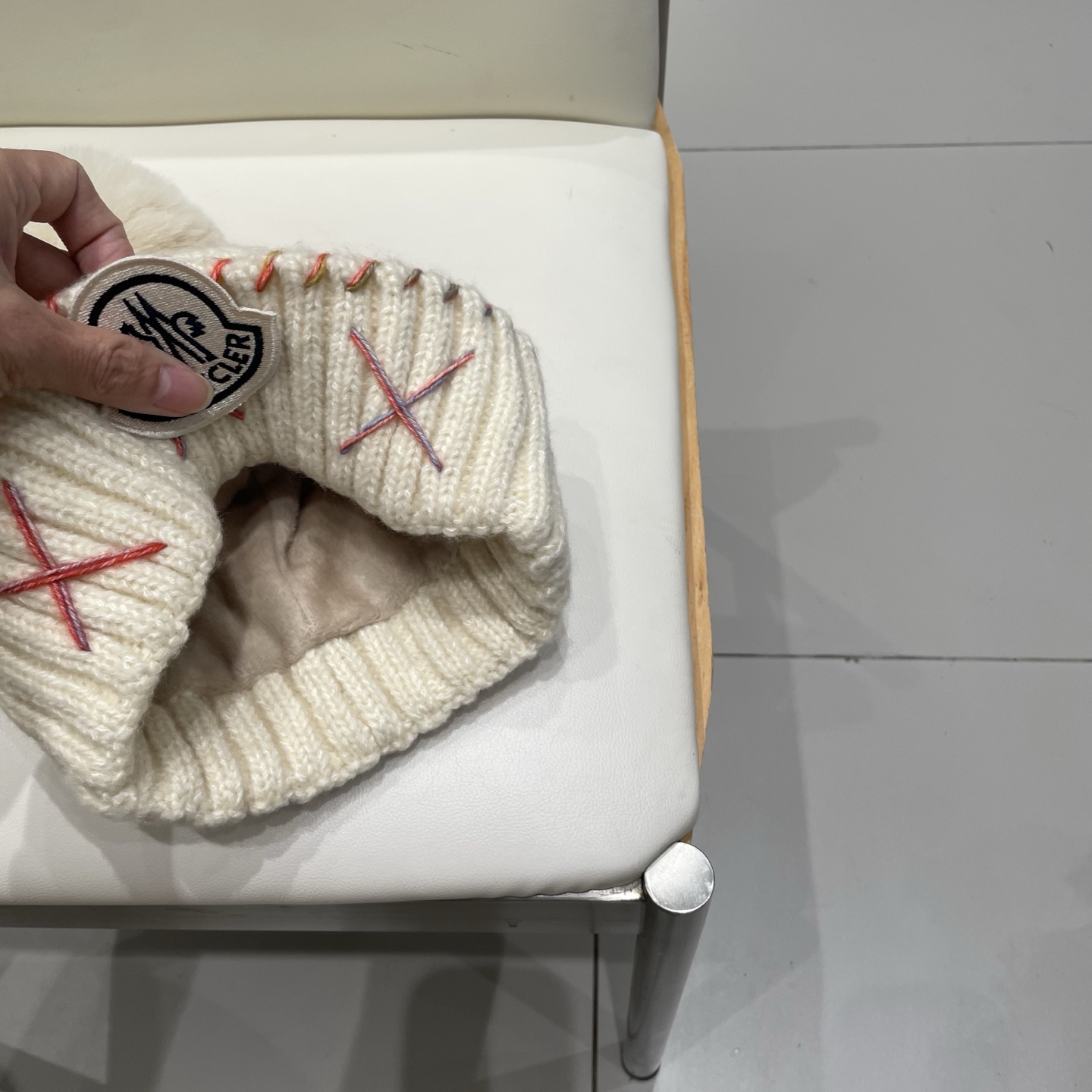 MONCLER毛球针织帽女韩版2025新款秋冬季时尚百搭显脸小加厚保暖毛线帽子