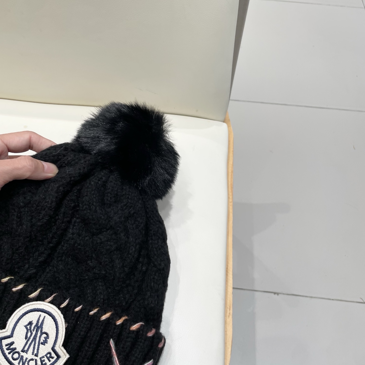 MONCLER毛球针织帽女韩版2025新款秋冬季时尚百搭显脸小加厚保暖毛线帽子