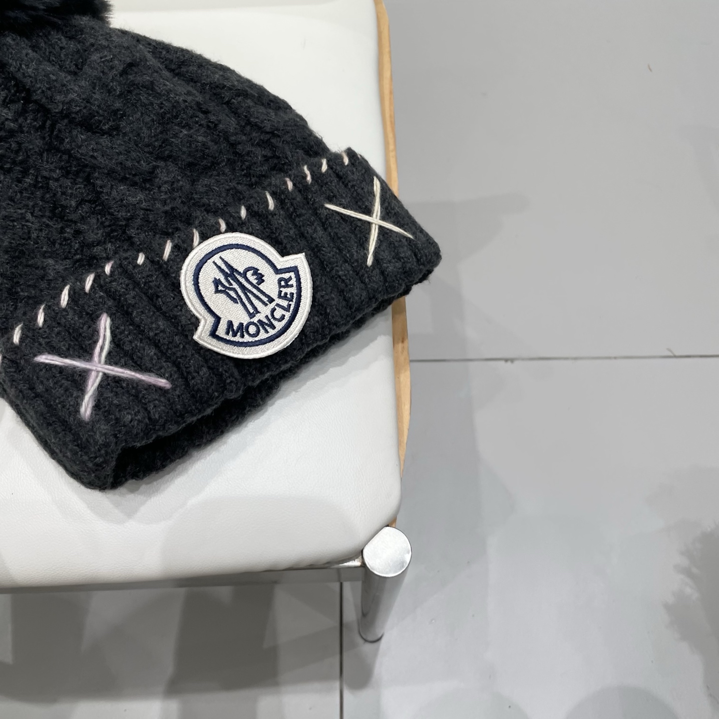 MONCLER毛球针织帽女韩版2025新款秋冬季时尚百搭显脸小加厚保暖毛线帽子