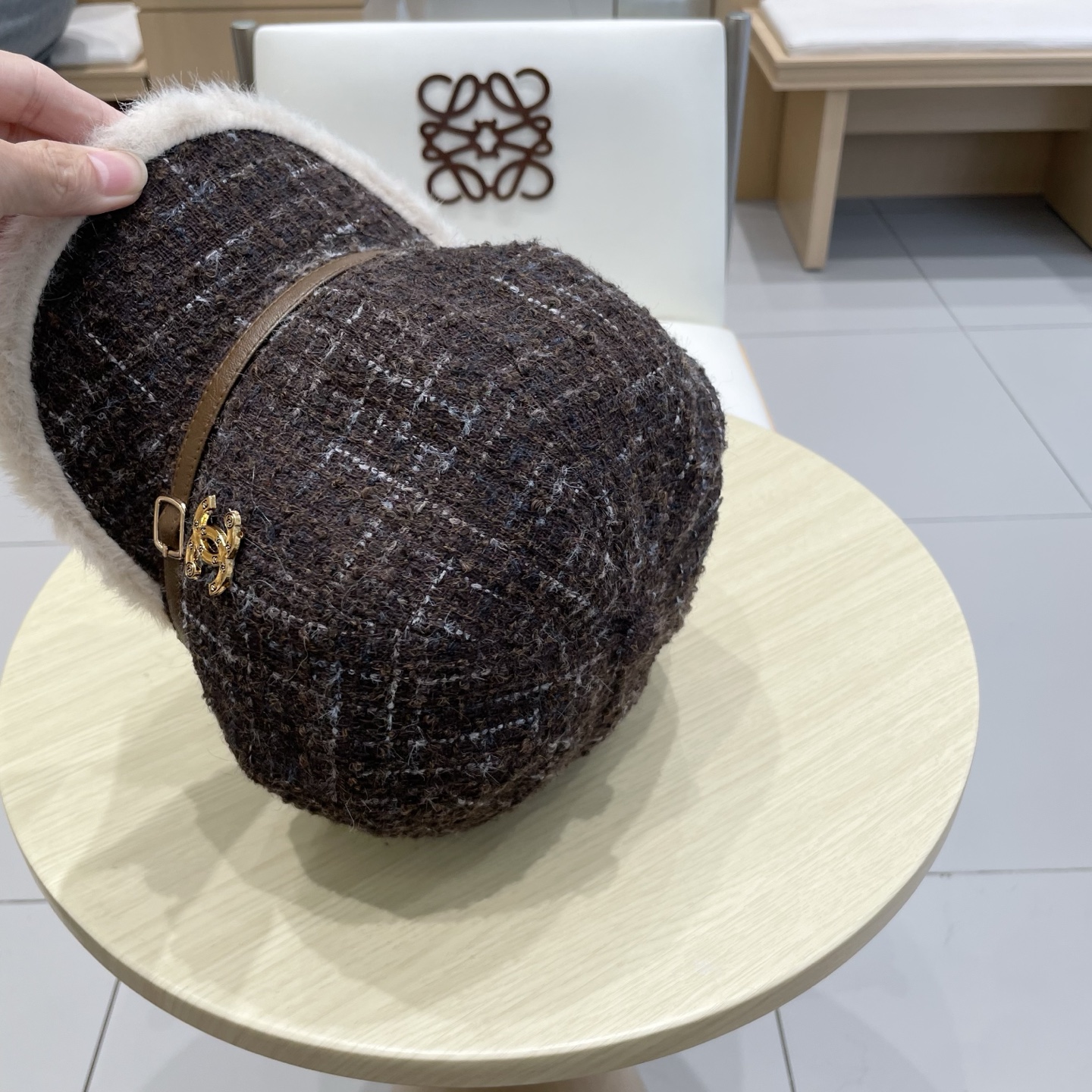 Chanel秋冬英伦复古八角画家帽子加绒加厚女士贝雷帽网红百搭保暖鸭舌帽