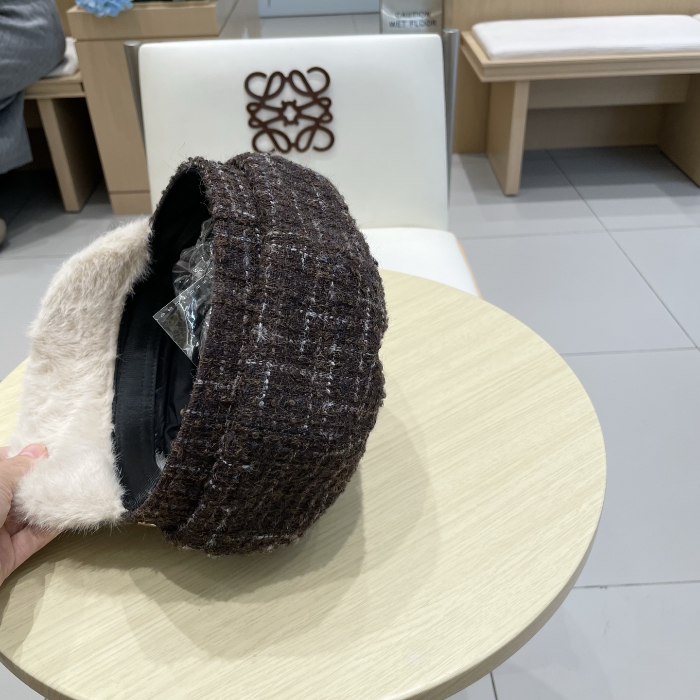 Chanel秋冬英伦复古八角画家帽子加绒加厚女士贝雷帽网红百搭保暖鸭舌帽