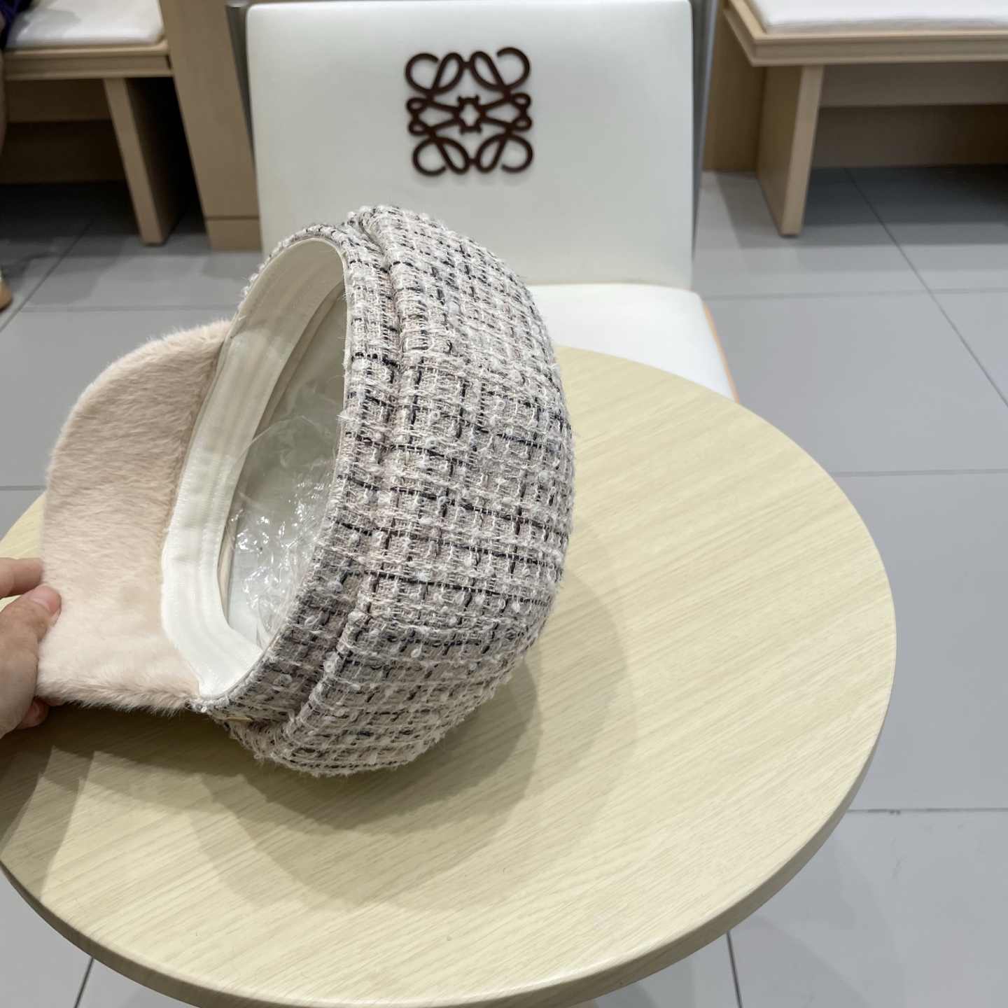 Chanel秋冬英伦复古八角画家帽子加绒加厚女士贝雷帽网红百搭保暖鸭舌帽