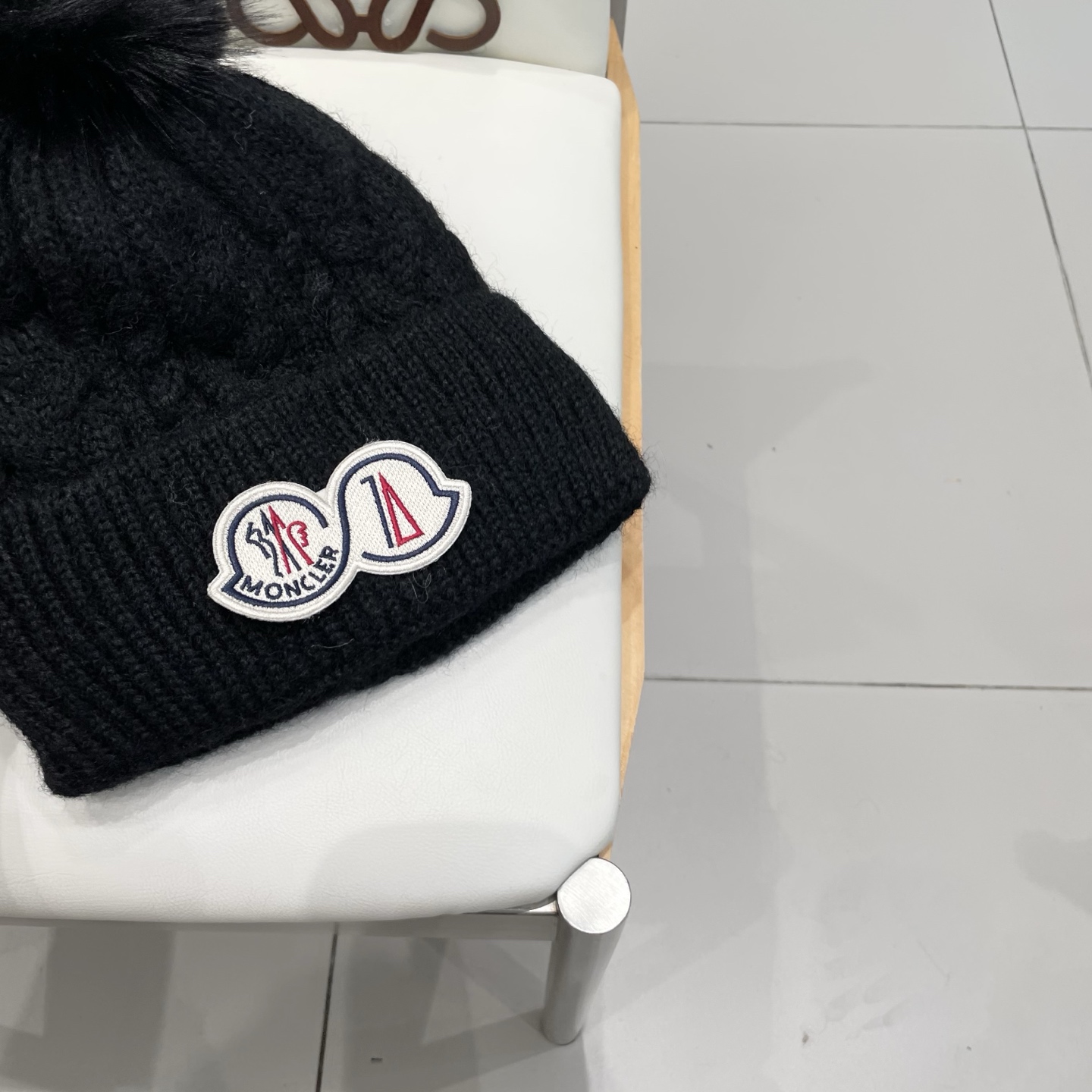 moncler秋冬毛球加厚加绒毛线帽双层户外保暖针织帽时尚潮流百搭毛球