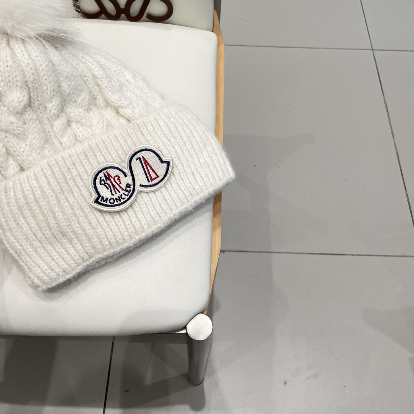 moncler秋冬毛球加厚加绒毛线帽双层户外保暖针织帽时尚潮流百搭毛球