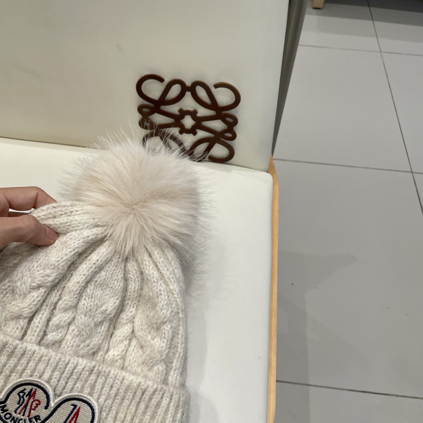 moncler秋冬毛球加厚加绒毛线帽双层户外保暖针织帽时尚潮流百搭毛球