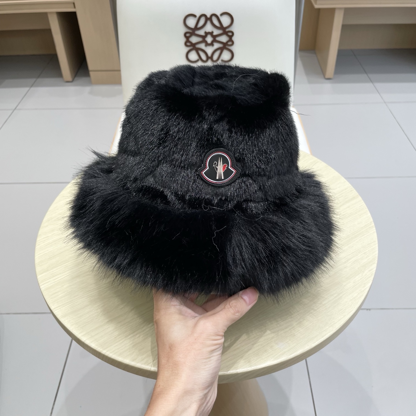 monclet渔夫帽高级感大头围复古毛绒渔夫帽贵妇风毛绒帽百搭日系护耳盆帽 