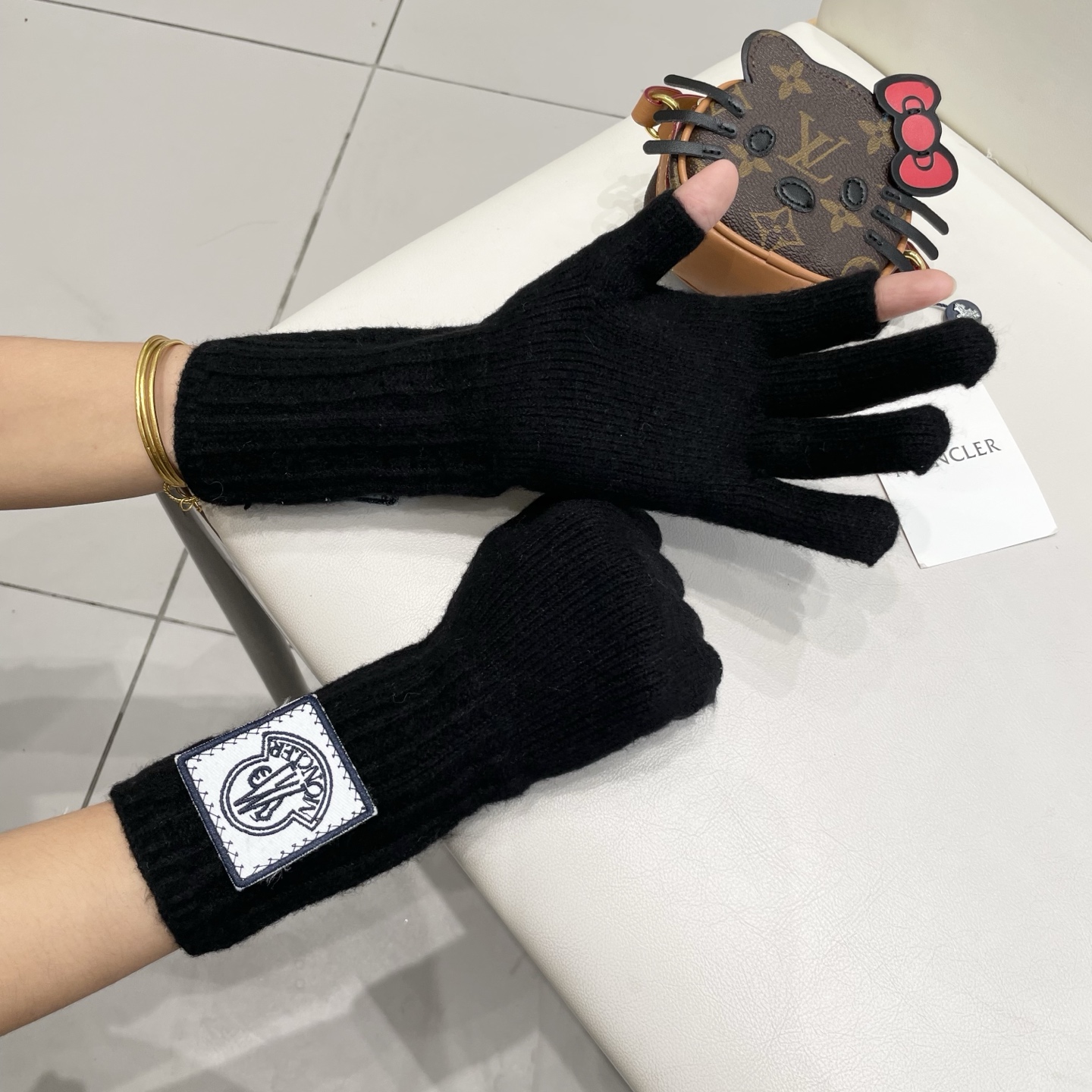 MONCLER蒙口新款针织羊毛手套直接露二指可触屏手套女方便办公写作业羊毛高品质潮