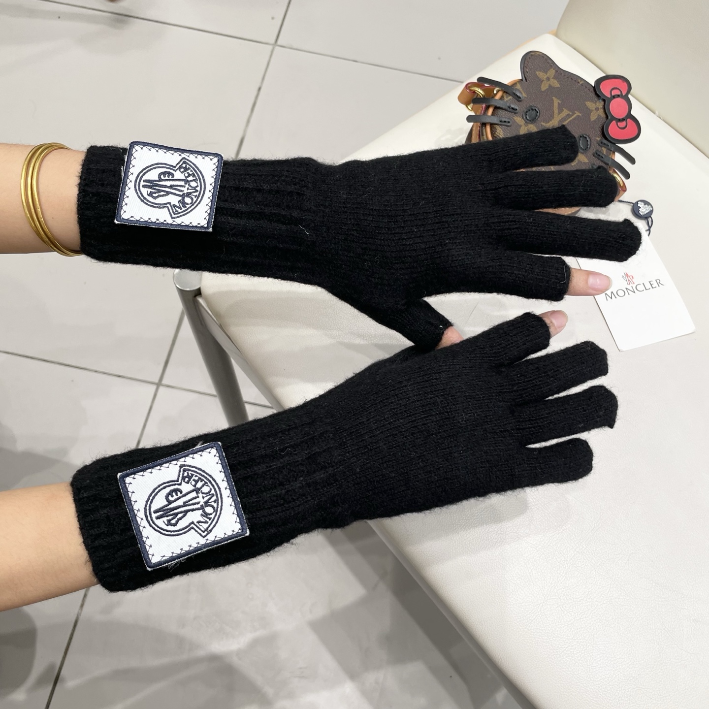 MONCLER蒙口新款针织羊毛手套直接露二指可触屏手套女方便办公写作业羊毛高品质潮