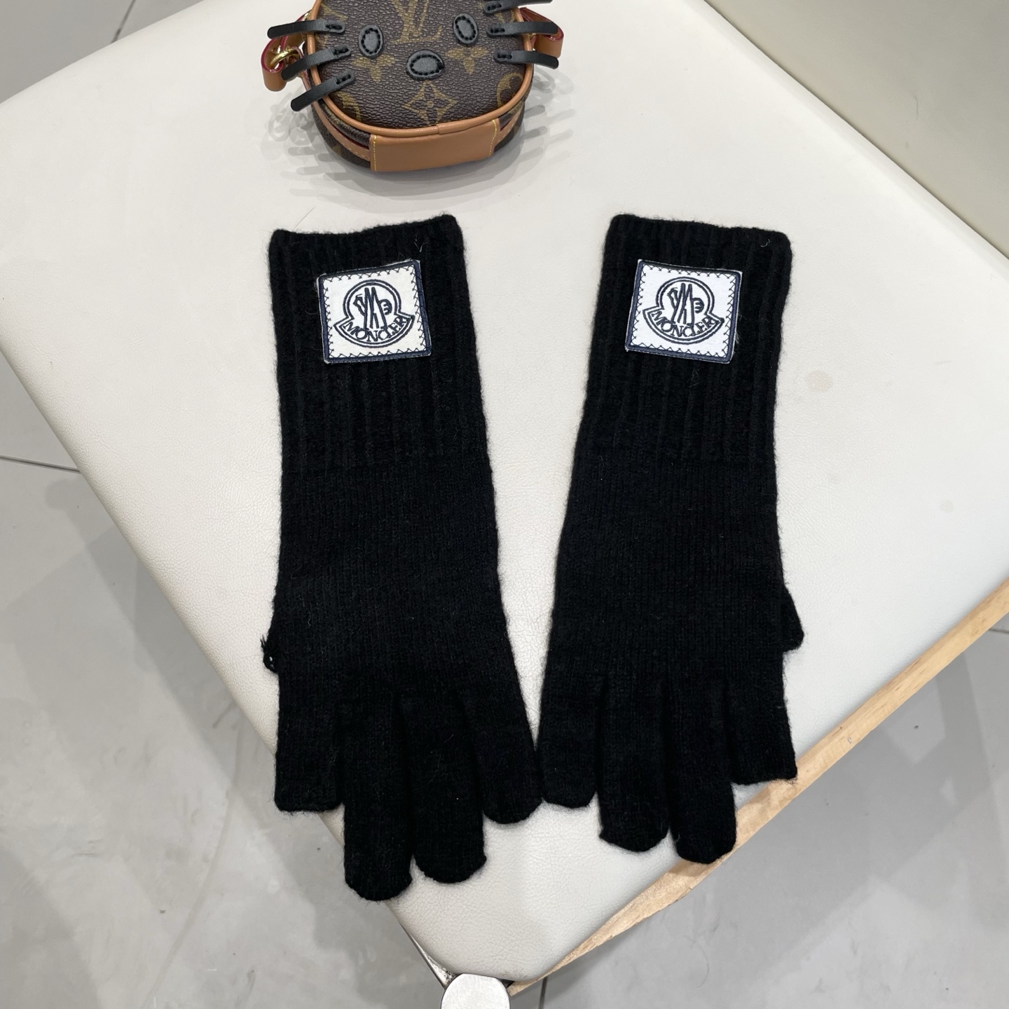 MONCLER蒙口新款针织羊毛手套直接露二指可触屏手套女方便办公写作业羊毛高品质潮