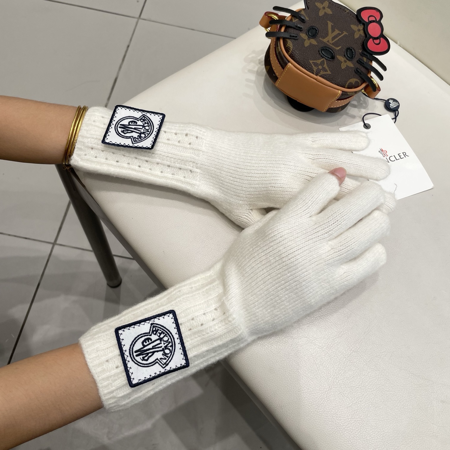 MONCLER蒙口新款针织羊毛手套直接露二指可触屏手套女方便办公写作业羊毛高品质潮