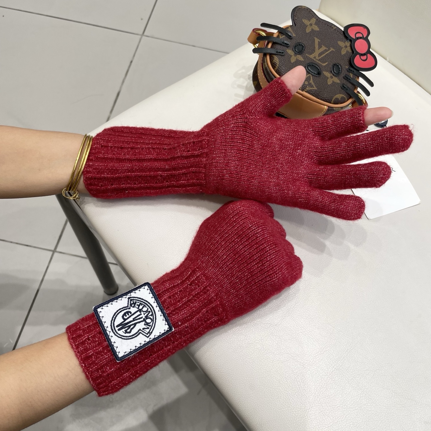 MONCLER蒙口新款针织羊毛手套直接露二指可触屏手套女方便办公写作业羊毛高品质潮