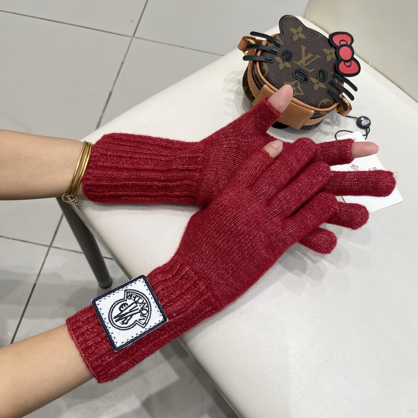 MONCLER蒙口新款针织羊毛手套直接露二指可触屏手套女方便办公写作业羊毛高品质潮
