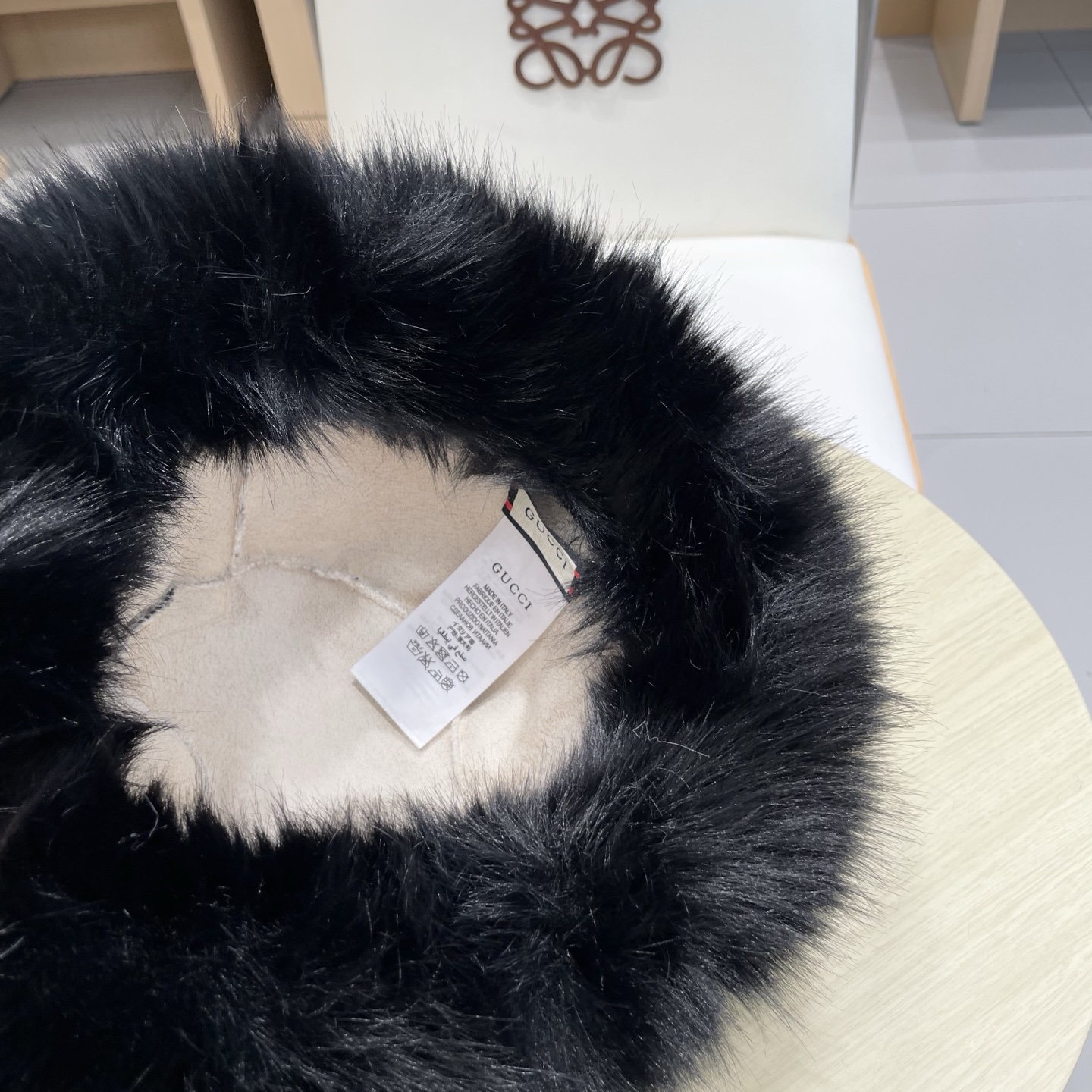 Gucci豹纹长毛现货秋冬ins风百搭保暖护耳盆帽女时尚毛绒豹纹渔夫帽ins风爆款