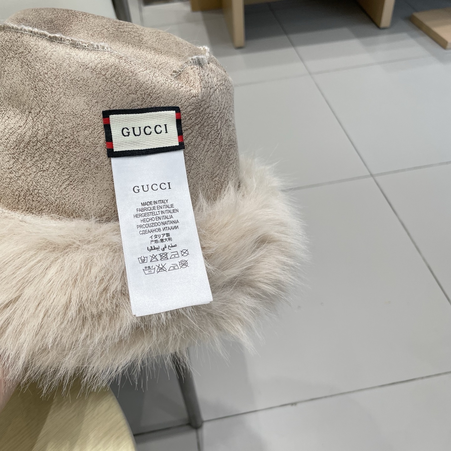 Gucci豹纹长毛现货秋冬ins风百搭保暖护耳盆帽女时尚毛绒豹纹渔夫帽ins风爆款