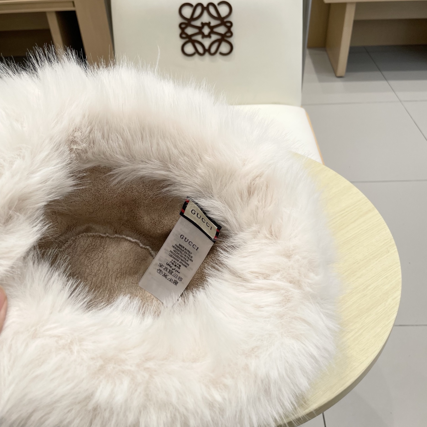 Gucci豹纹长毛现货秋冬ins风百搭保暖护耳盆帽女时尚毛绒豹纹渔夫帽ins风爆款