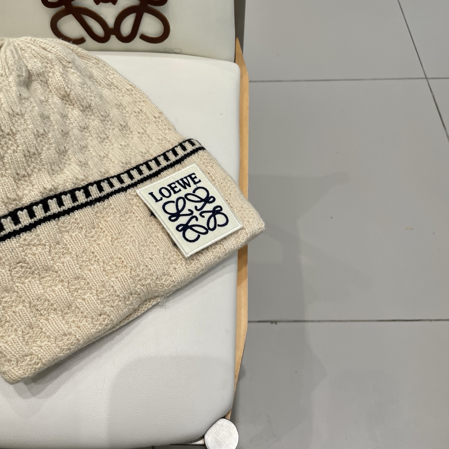 LOEWE 罗意威💠秋冬粗针织毛线帽 多色可选满足所有风格，好爱❗️ 💟💟条纹粗针织满足了我对针织帽的幻想〰️ 高颜值i