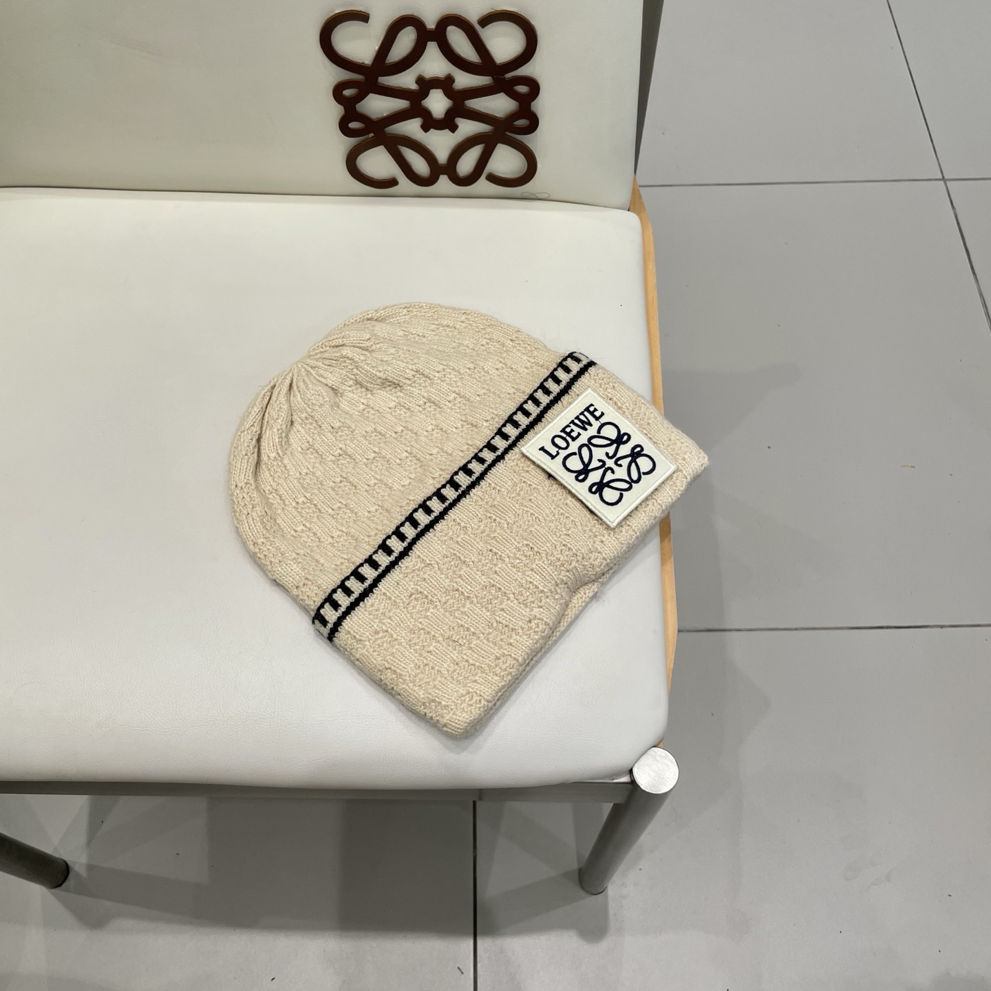 LOEWE 罗意威💠秋冬粗针织毛线帽 多色可选满足所有风格，好爱❗️ 💟💟条纹粗针织满足了我对针织帽的幻想〰️ 高颜值i