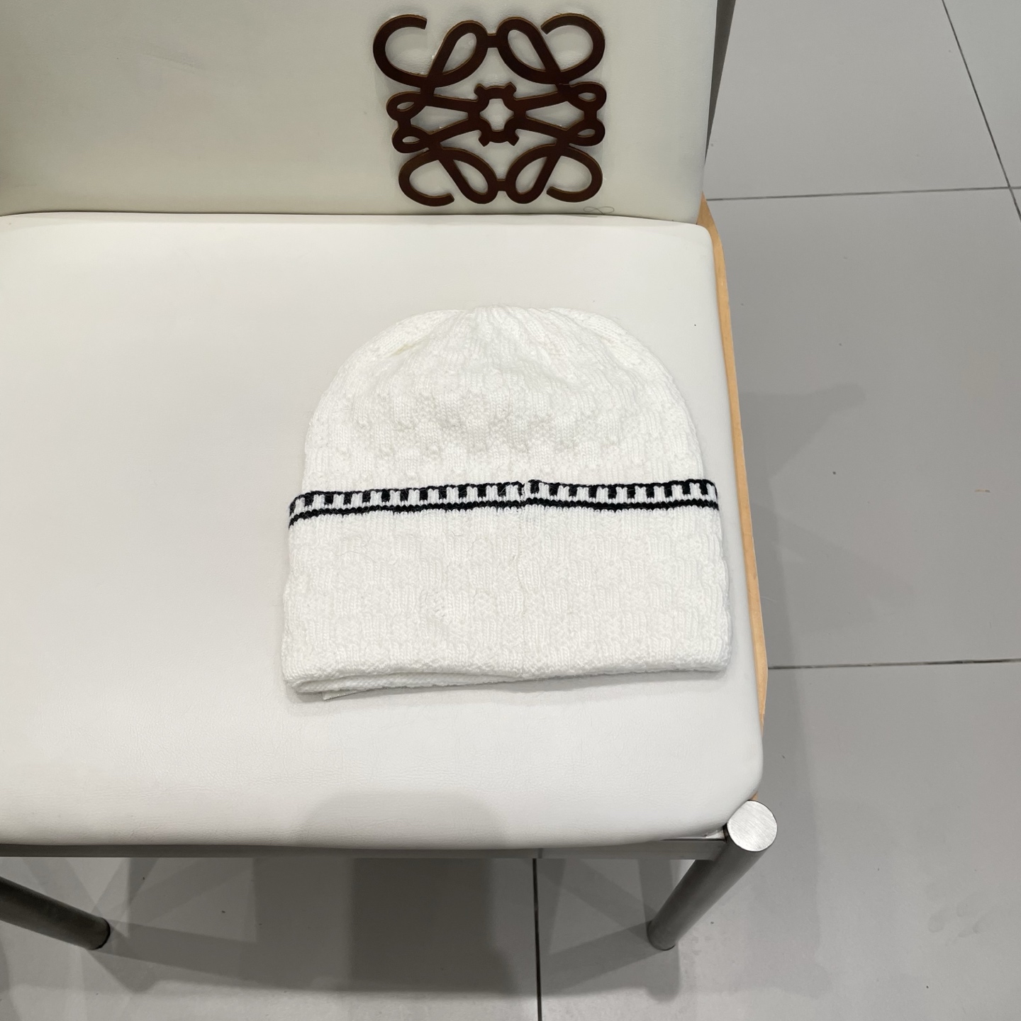 LOEWE 罗意威💠秋冬粗针织毛线帽 多色可选满足所有风格，好爱❗️ 💟💟条纹粗针织满足了我对针织帽的幻想〰️ 高颜值i