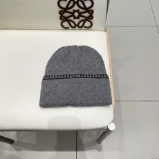LOEWE 罗意威💠秋冬粗针织毛线帽 多色可选满足所有风格,好爱❗️ 💟💟条纹粗针织满足了我对针织帽的幻想〰️ 高颜值i LOEWE 罗意威💠秋冬粗针织毛线帽 多色可选满足所有风格,好爱❗️ 💟💟条纹粗针织满足了我对针织帽的幻想〰️ 高颜值i