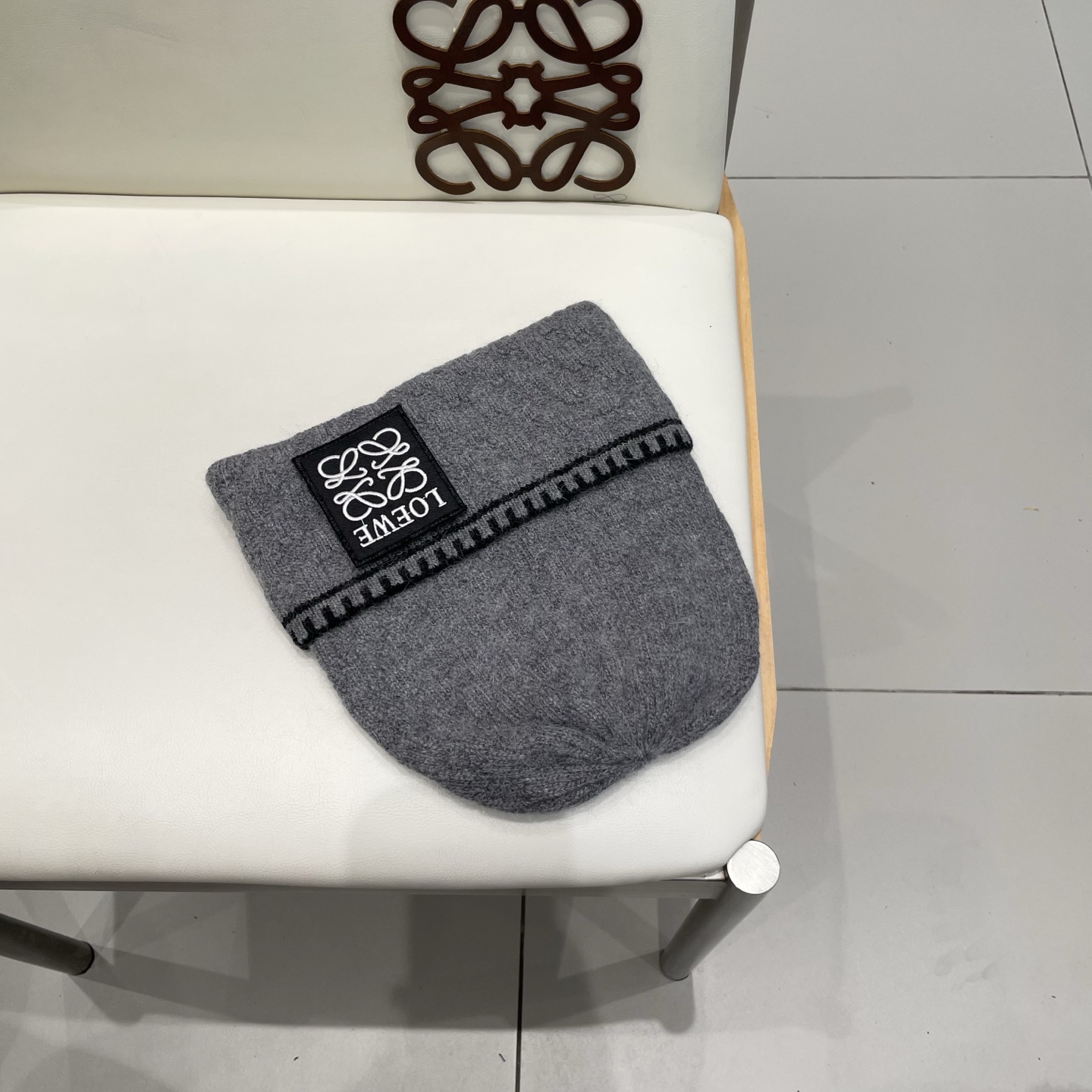 LOEWE 罗意威💠秋冬粗针织毛线帽 多色可选满足所有风格,好爱❗️ 💟💟条纹粗针织满足了我对针织帽的幻想〰️ 高颜值i LOEWE 罗意威💠秋冬粗针织毛线帽 多色可选满足所有风格,好爱❗️ 💟💟条纹粗针织满足了我对针织帽的幻想〰️ 高颜值i