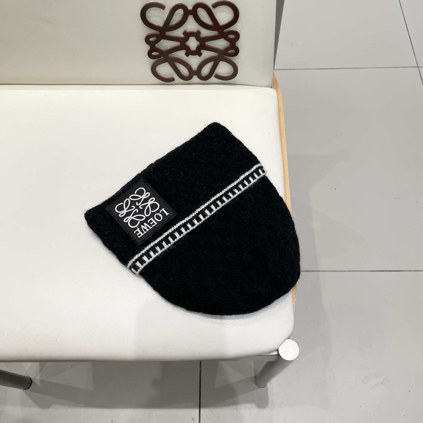 LOEWE 罗意威💠秋冬粗针织毛线帽 多色可选满足所有风格，好爱❗️ 💟💟条纹粗针织满足了我对针织帽的幻想〰️ 高颜值i