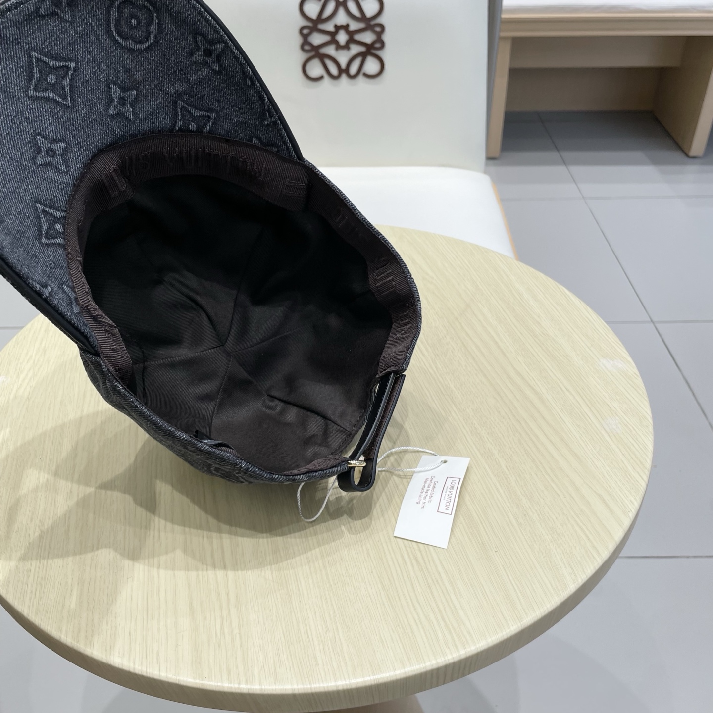 LV(路易威登)新款原单棒球帽，大logo提花，1:1开模订制，原版牛仔布料，做工细致完美，质量超赞，基