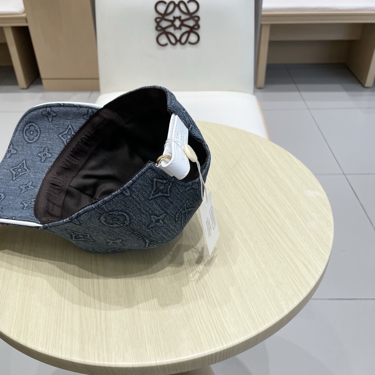 LV(路易威登)新款原单棒球帽，大logo提花，1:1开模订制，原版牛仔布料，做工细致完美，质量超赞，基