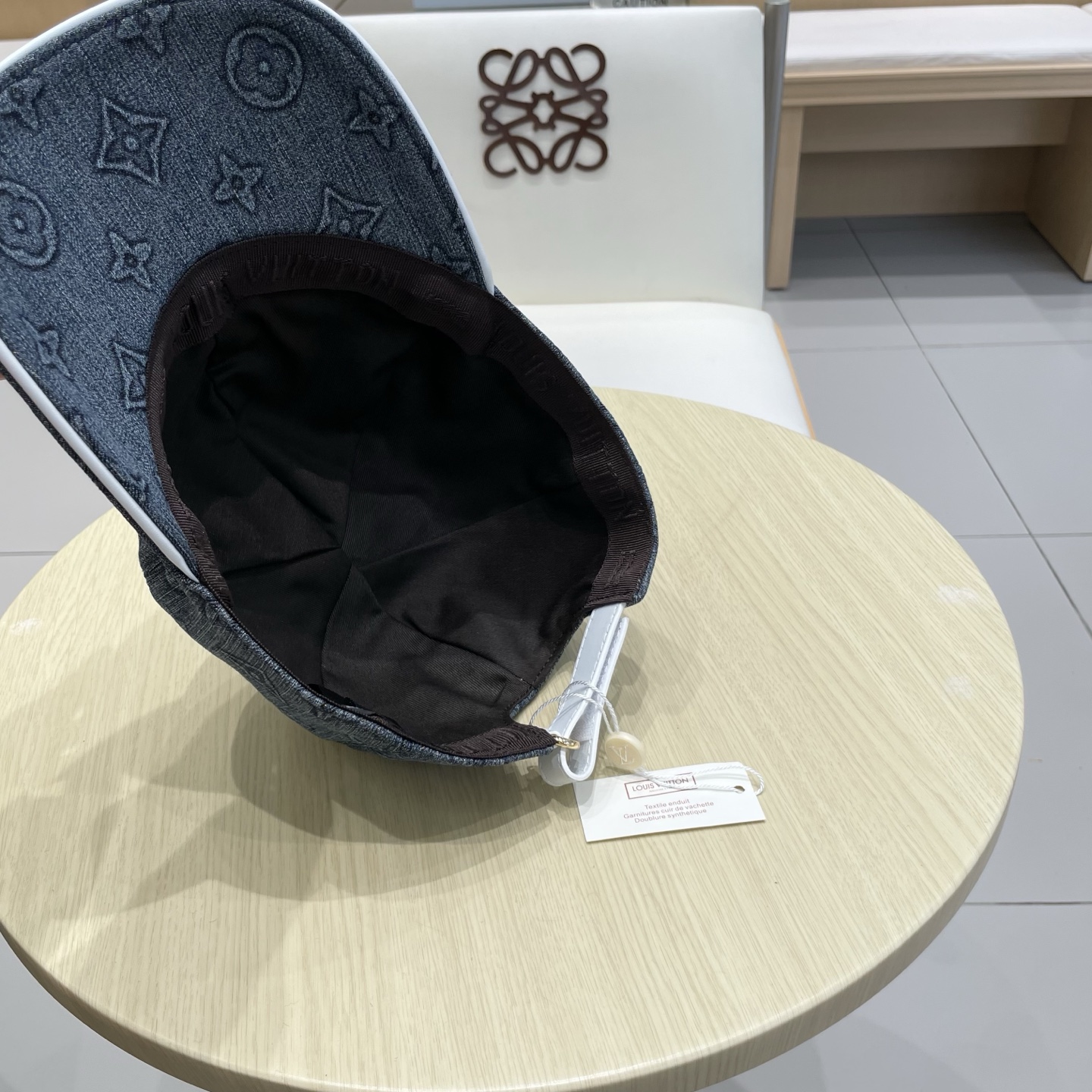 LV(路易威登)新款原单棒球帽，大logo提花，1:1开模订制，原版牛仔布料，做工细致完美，质量超赞，基