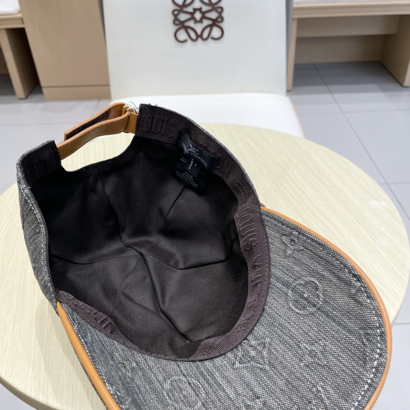 LV(路易威登)新款原单棒球帽，大logo提花，1:1开模订制，原版牛仔布料，做工细致完美，质量超赞，基