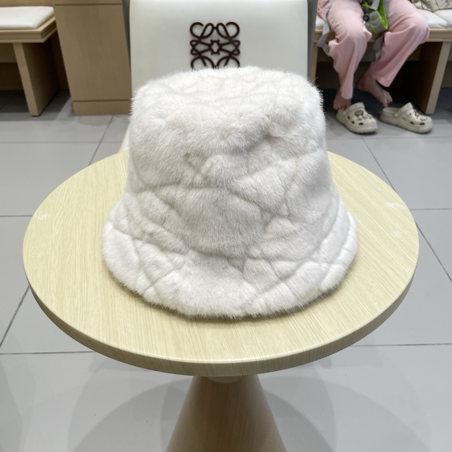 LV(路易威登百搭渔夫帽女冬季毛绒绒户外保暖立体质感时尚高端盆帽显脸小防风